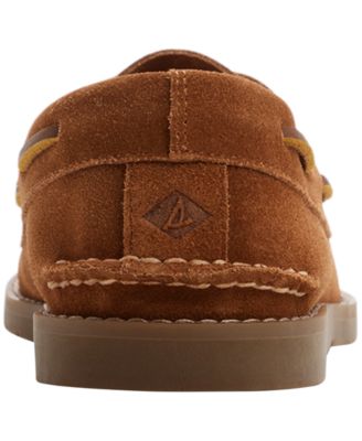 Men's Lace-Up Boat Shoes