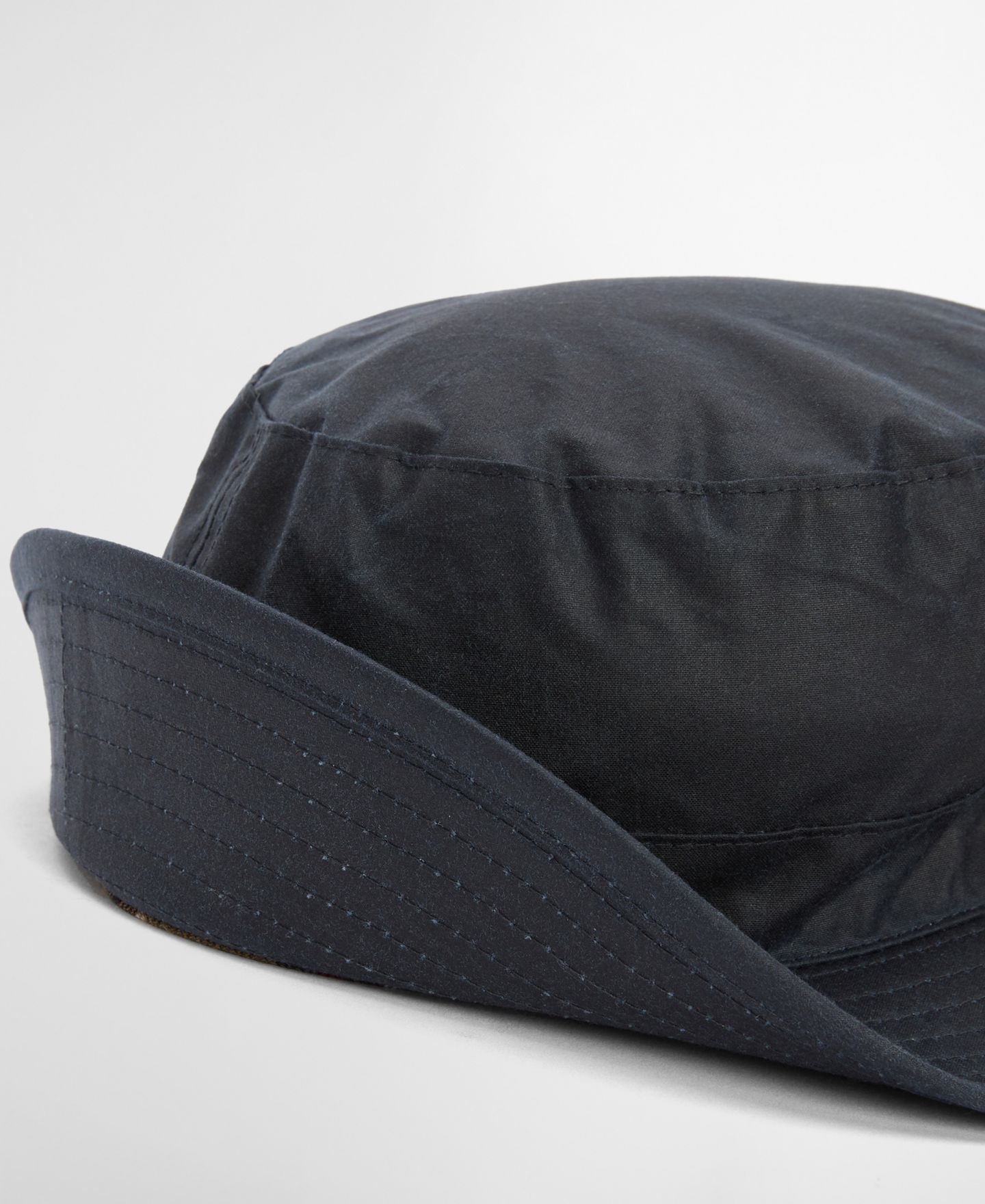 Мужская панама Barbour Waxed Cotton Bucket Hat, цвет: Тёмно-синий — фото 3