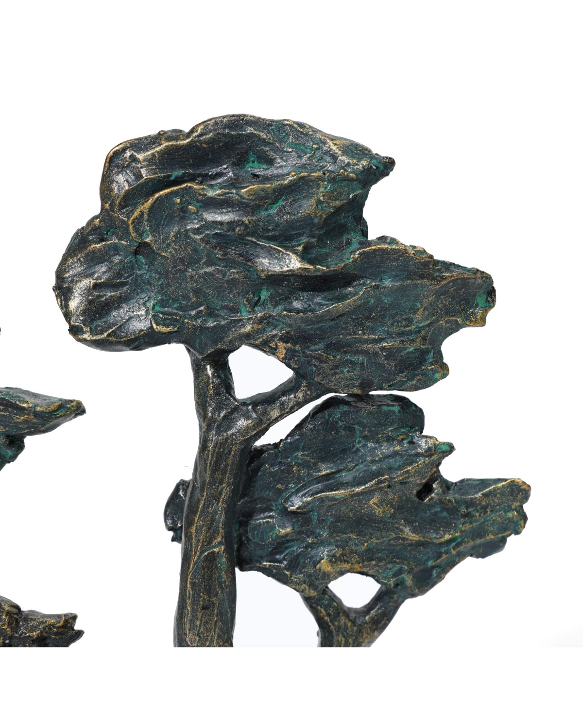 LuxenHome Resin Couple Love Windy Tabletop Decor