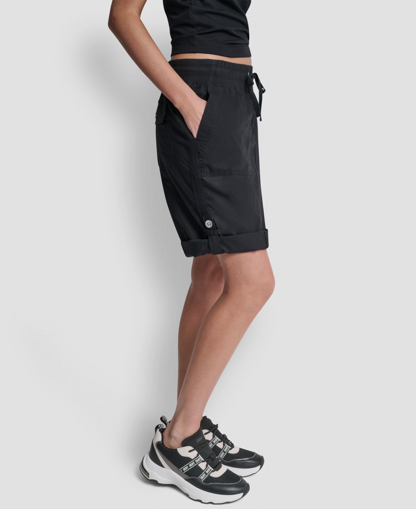 Женские шорты DKNY Sport High-Rise Convertible Bermuda, цвет: Чёрный — фото 3