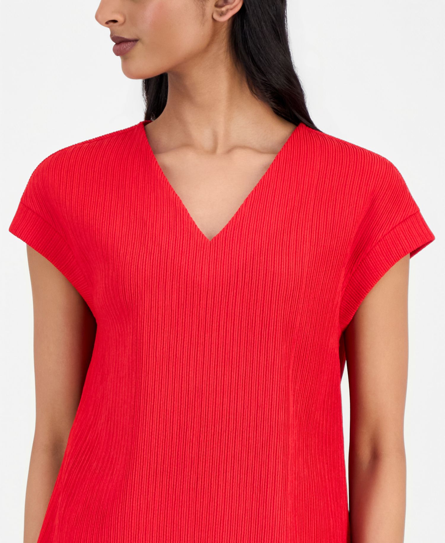 Women's Extended-Shoulder Textured V-Neck Top