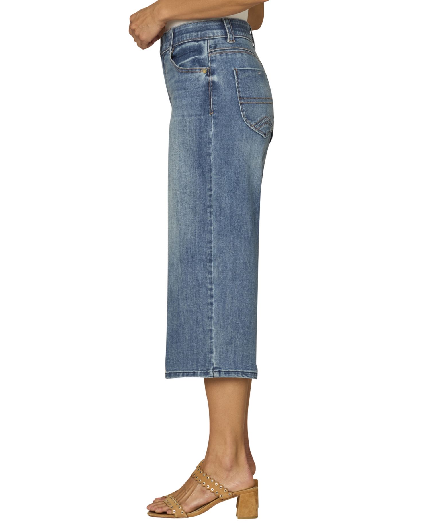 Petite High-Rise Wide-Leg Capri Jeans