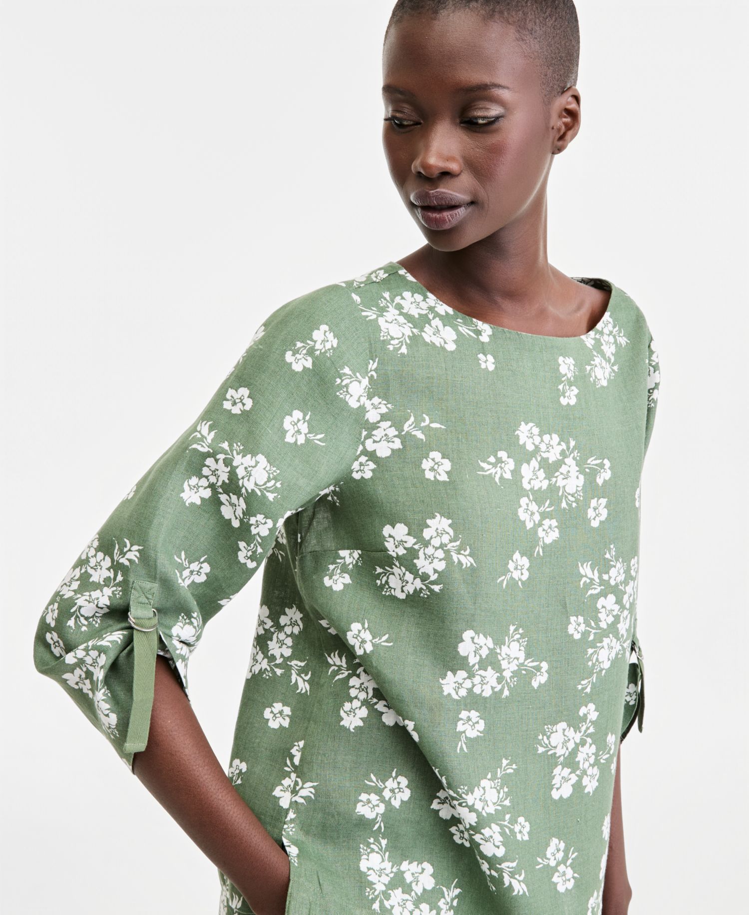 Petite 100% Linen Cuffed Top