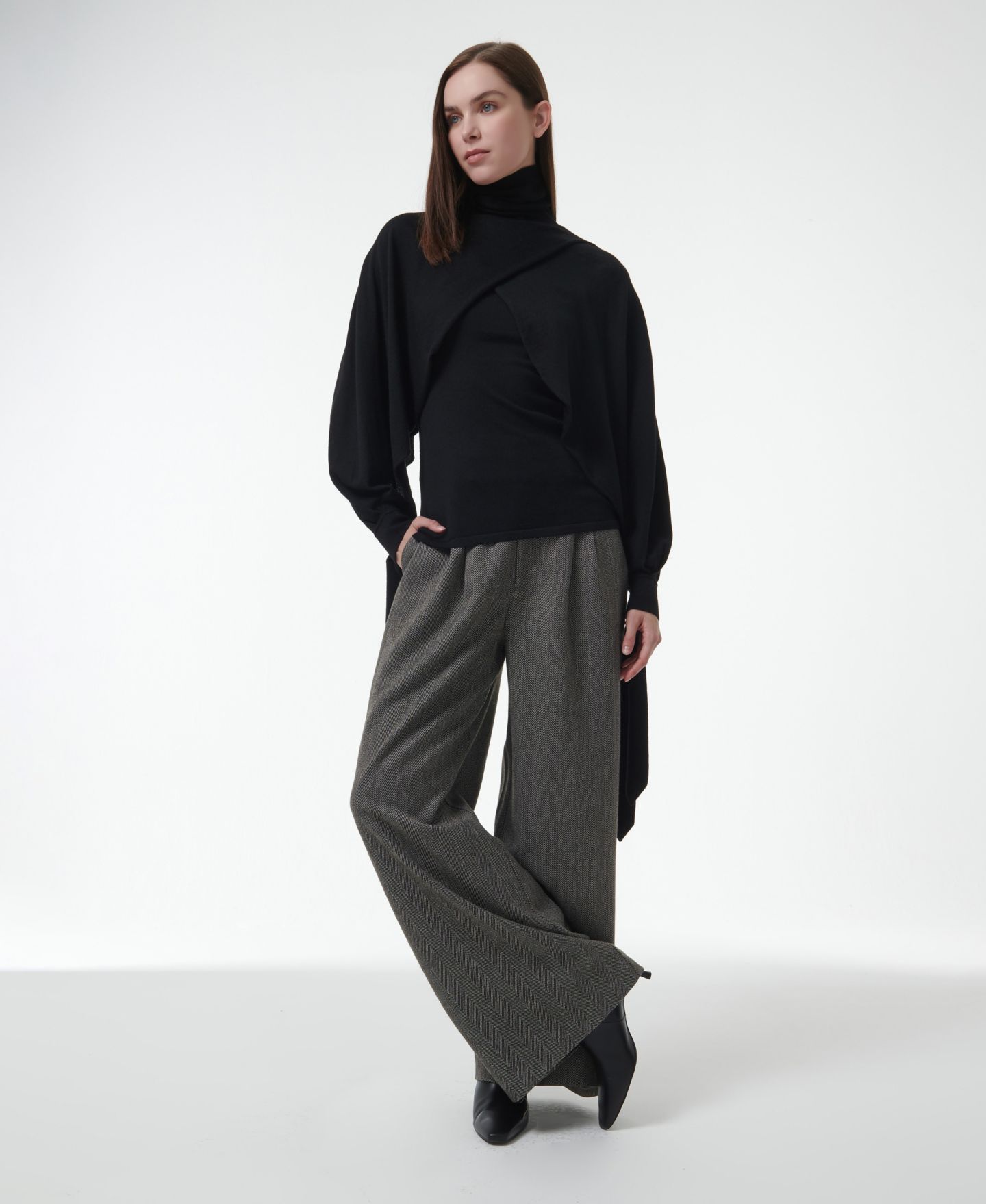 Женский свитер Leem Layered Butterfly Sleeve Knitted, цвет: Чёрный — фото 1