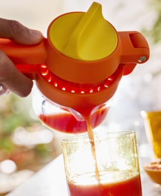 2-Pc. Juicemax Plus Dual-Action Citrus Press and Measuring Cup Set