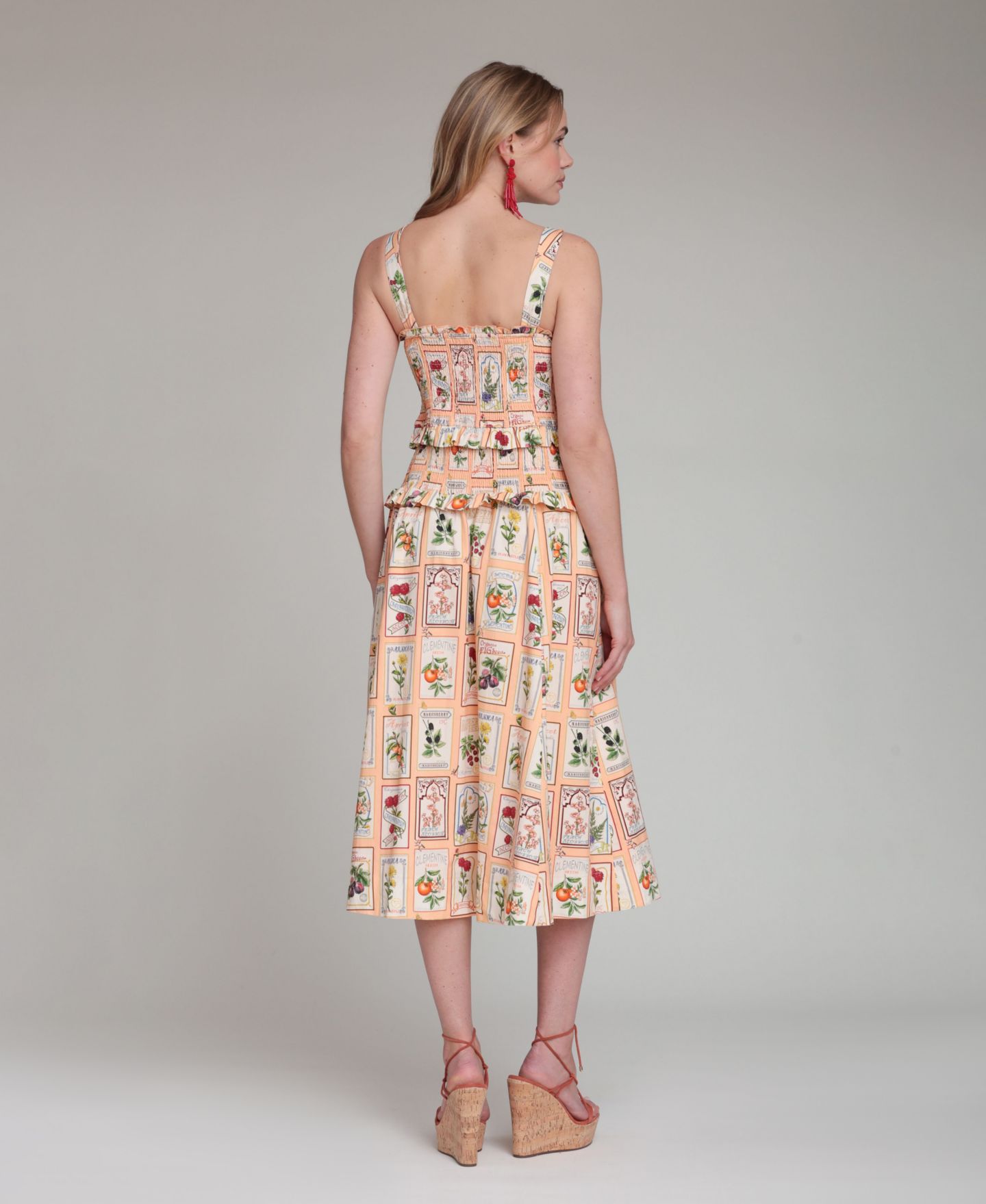 Женское платье Avec Les Filles Printed Smocked Midi, цвет: Персиковый — фото 6