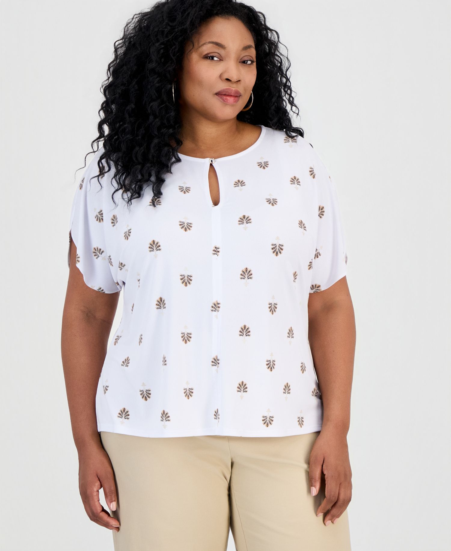 Petite Painted Fan Keyhole Short-Sleeve Top