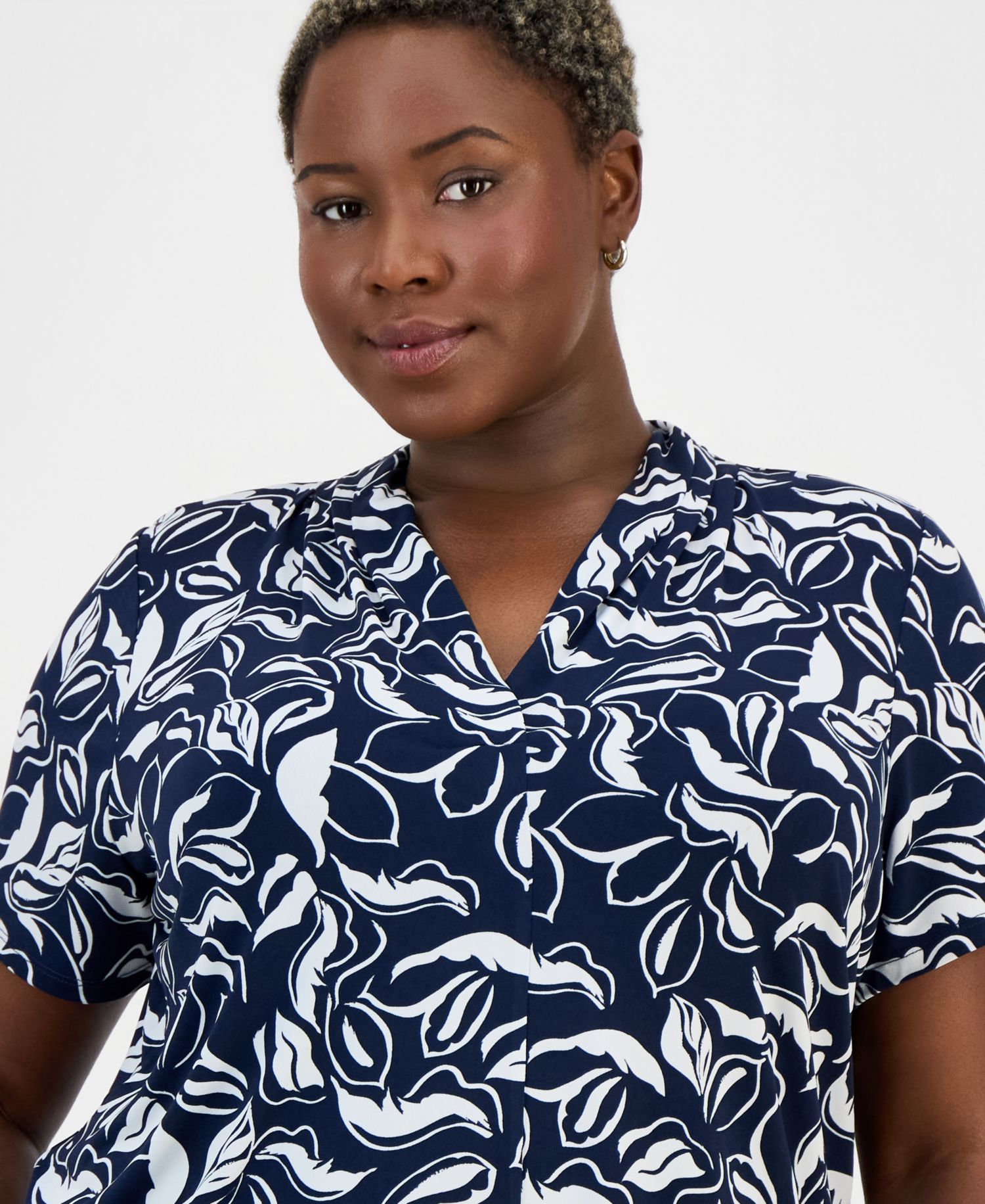 Petite Printed Short-Sleeve V-Neck Knit Top