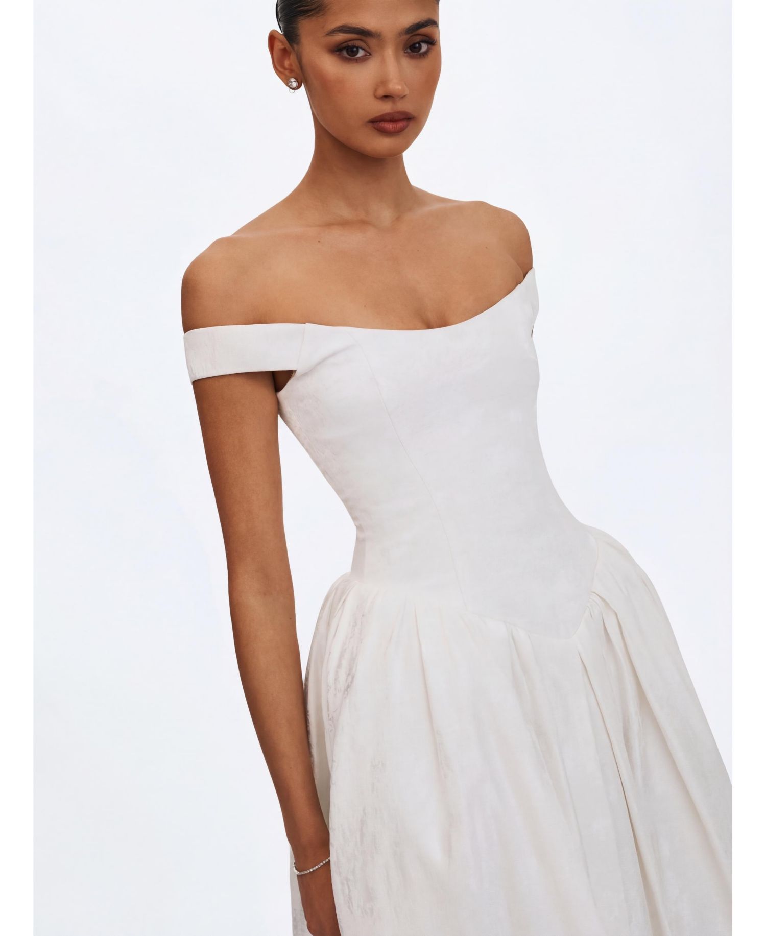 Women's Tinsley White Jacquard Bardot Wedding Gown