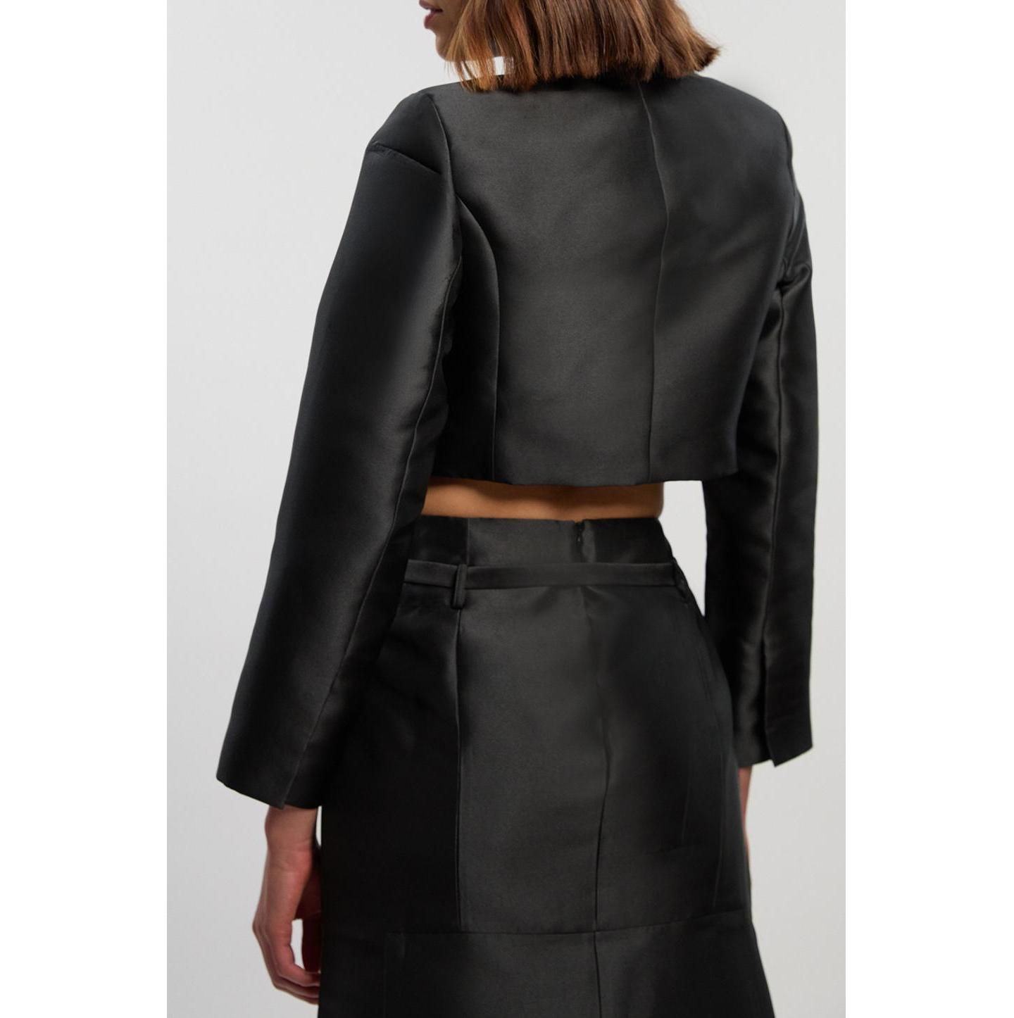 Женская куртка Karen Millen Satin Twill Cropped Wrap Tailored, цвет: Чёрный — фото 4
