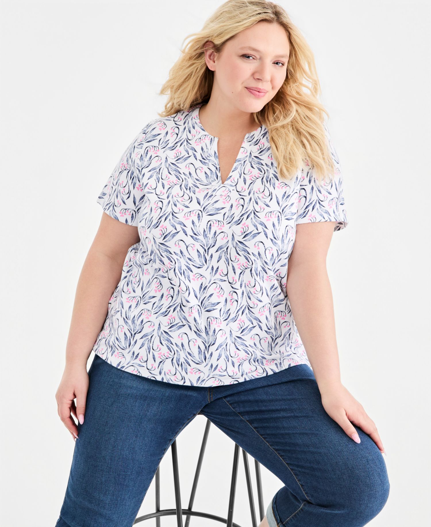 Plus Size Printed Short-Sleeve Split-Neck Top