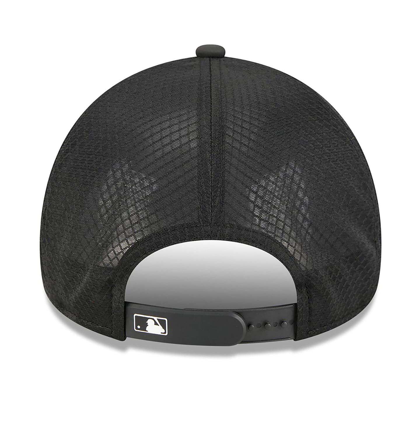 Мужская кепка New Era Black San Francisco Giants 2026 Batting Practice Alternate Apex 9FORTY Adjustable Hat — фото 2