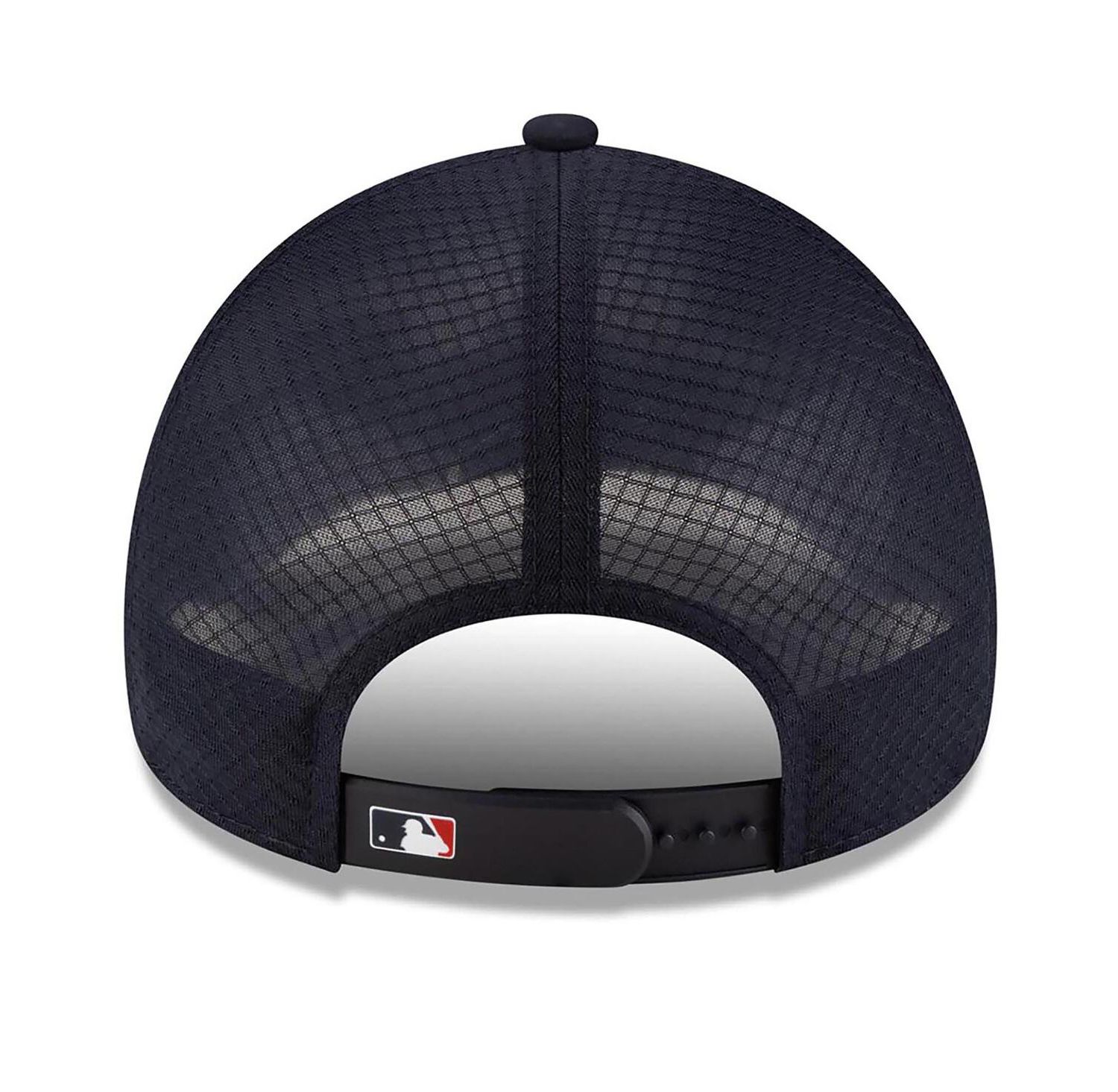 Men's Navy Boston Red Sox 2026 Batting Practice Apex 9FORTY Adjustable Trucker Hat