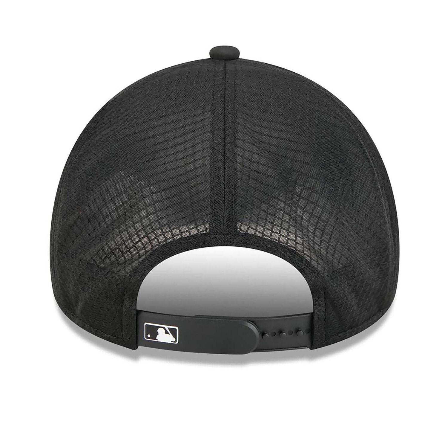 Men's Black Cincinnati Reds 2026 Batting Practice Apex 9FORTY Adjustable Trucker Hat