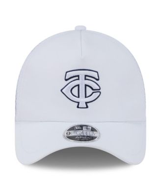 Men's White Minnesota Twins 2026 Batting Practice Apex 9FORTY Adjustable Trucker Hat