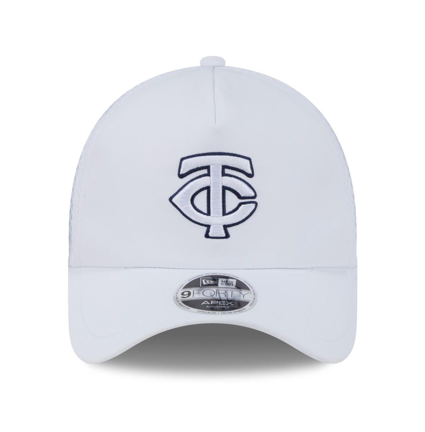Мужская кепка New Era White Minnesota Twins 2026 Batting Practice Apex 9FORTY Adjustable Trucker Hat — фото 4