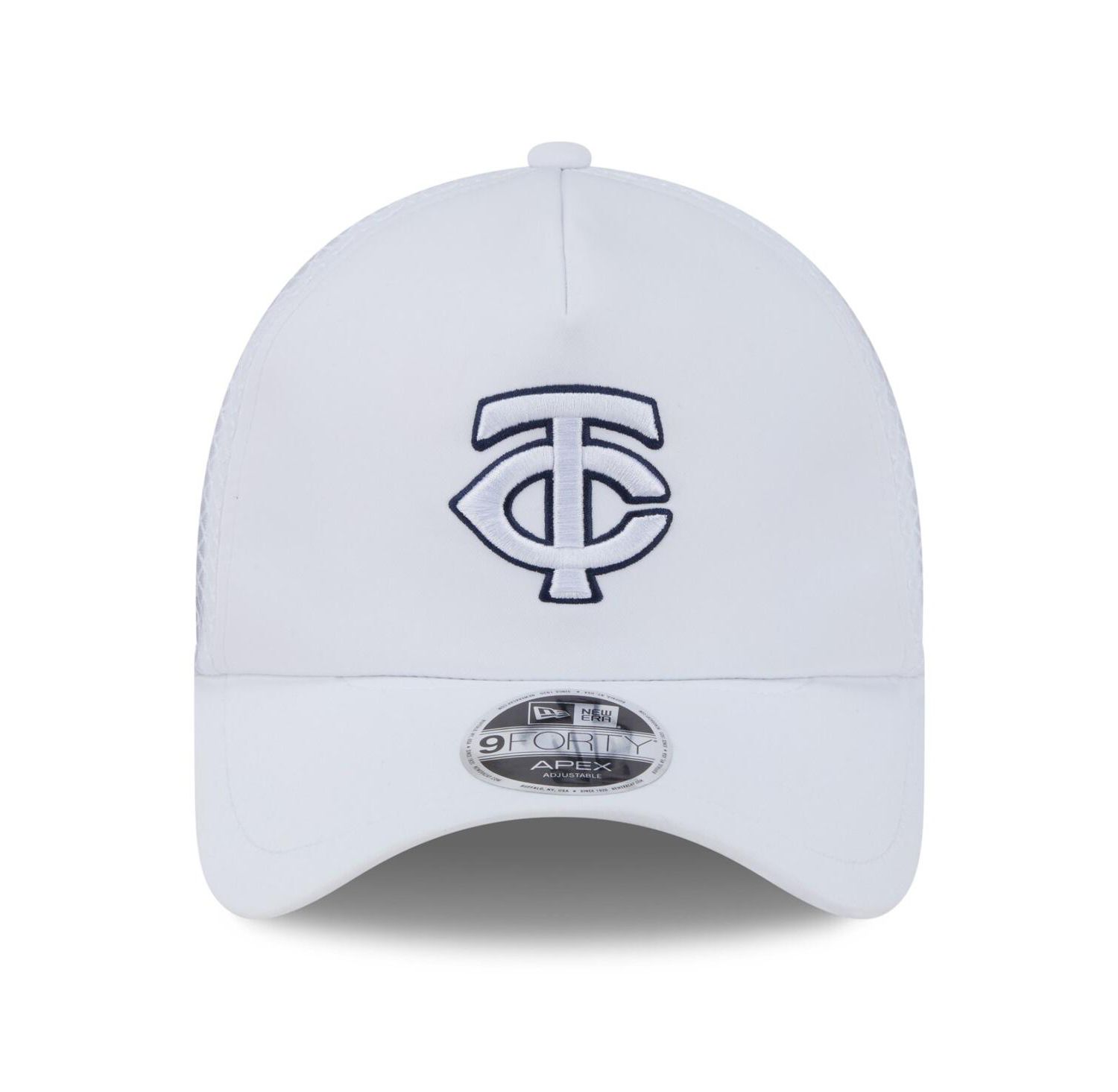 Men's White Minnesota Twins 2026 Batting Practice Apex 9FORTY Adjustable Trucker Hat
