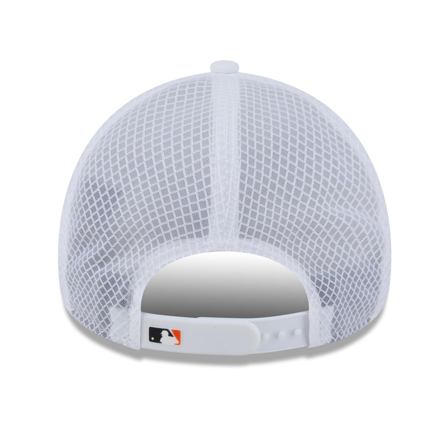 Men's White San Francisco Giants 2026 Batting Practice Apex 9FORTY Adjustable Trucker Hat
