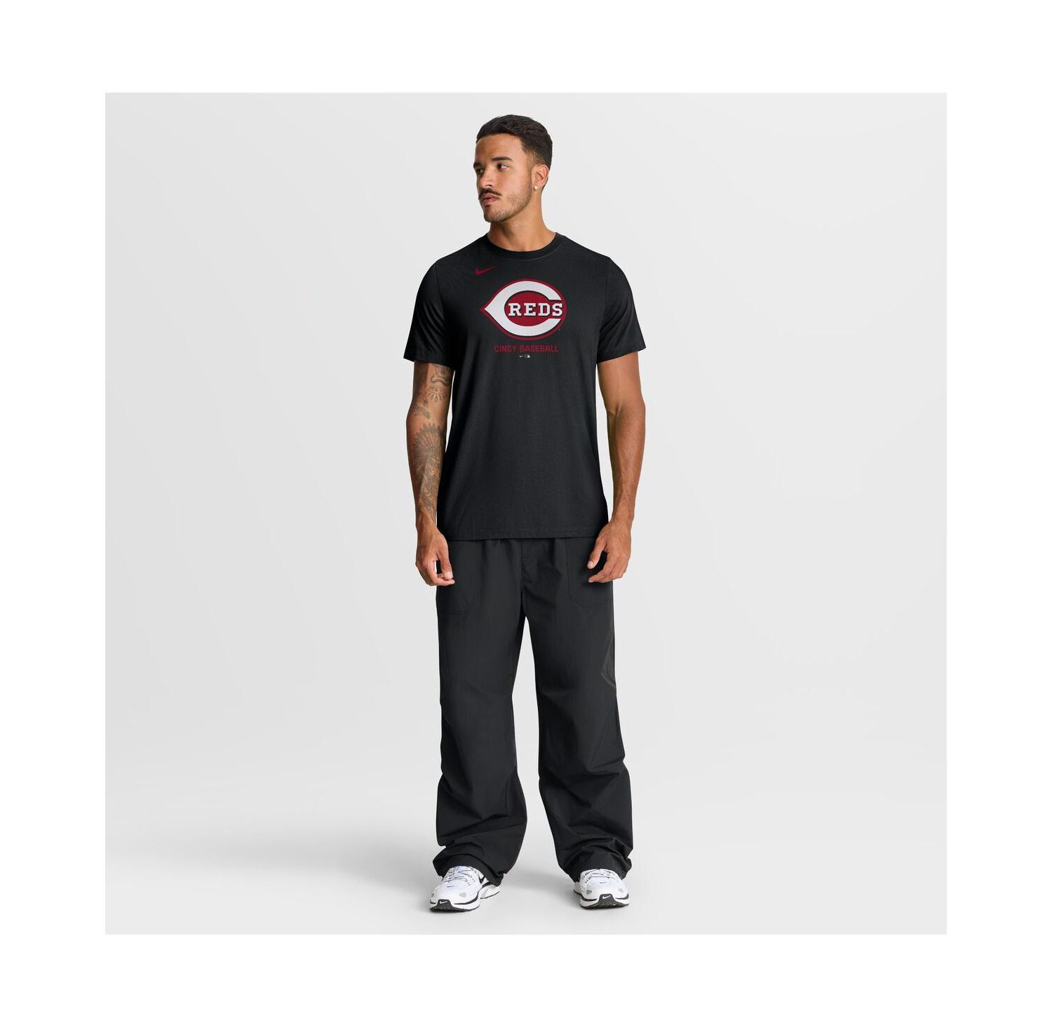 Men's Black Cincinnati Reds Tri-Blend Logo T-Shirt