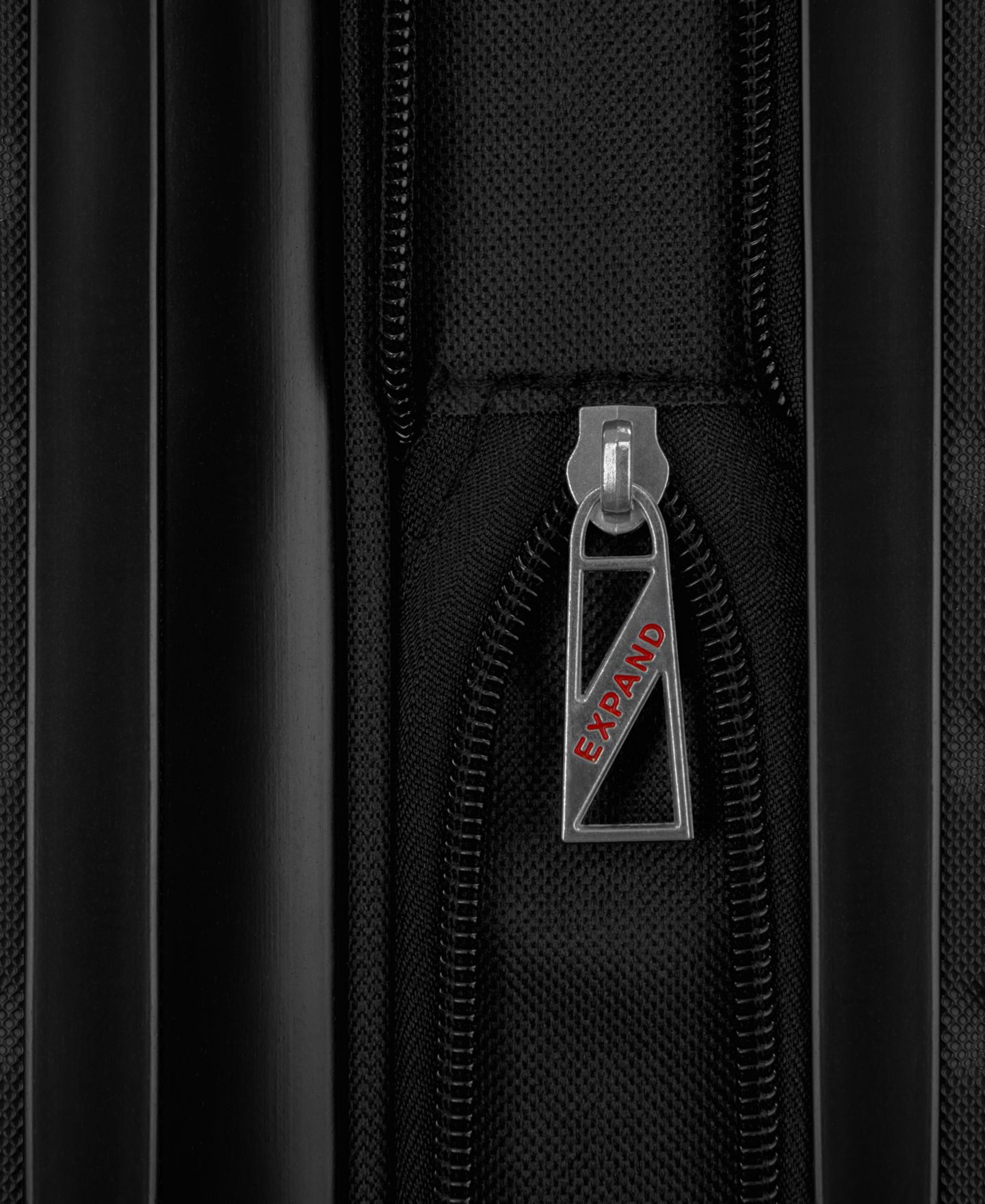 Чемодан Total Travelware Everest Medium Expandable Check-In Spinner, цвет: Чёрный — фото 7