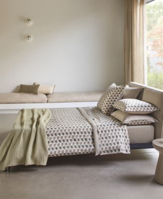 Lucio Cotton Sham, Standard