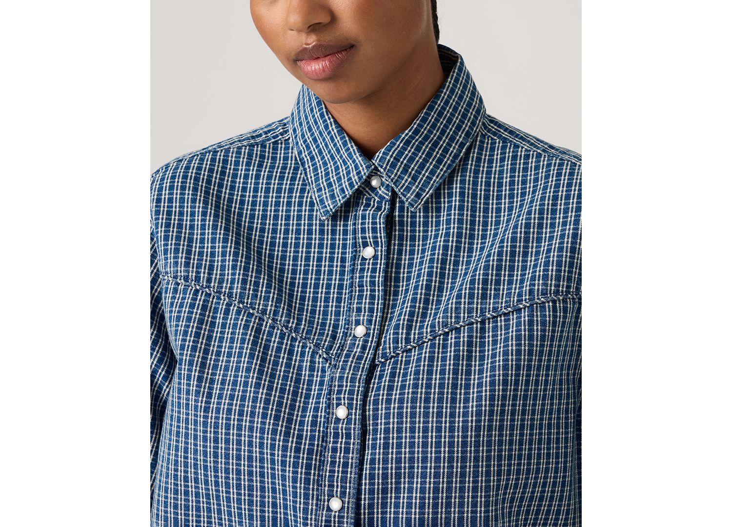 Premium Women's Logan Short-Sleeve Cropped-Fit Denim Shirt