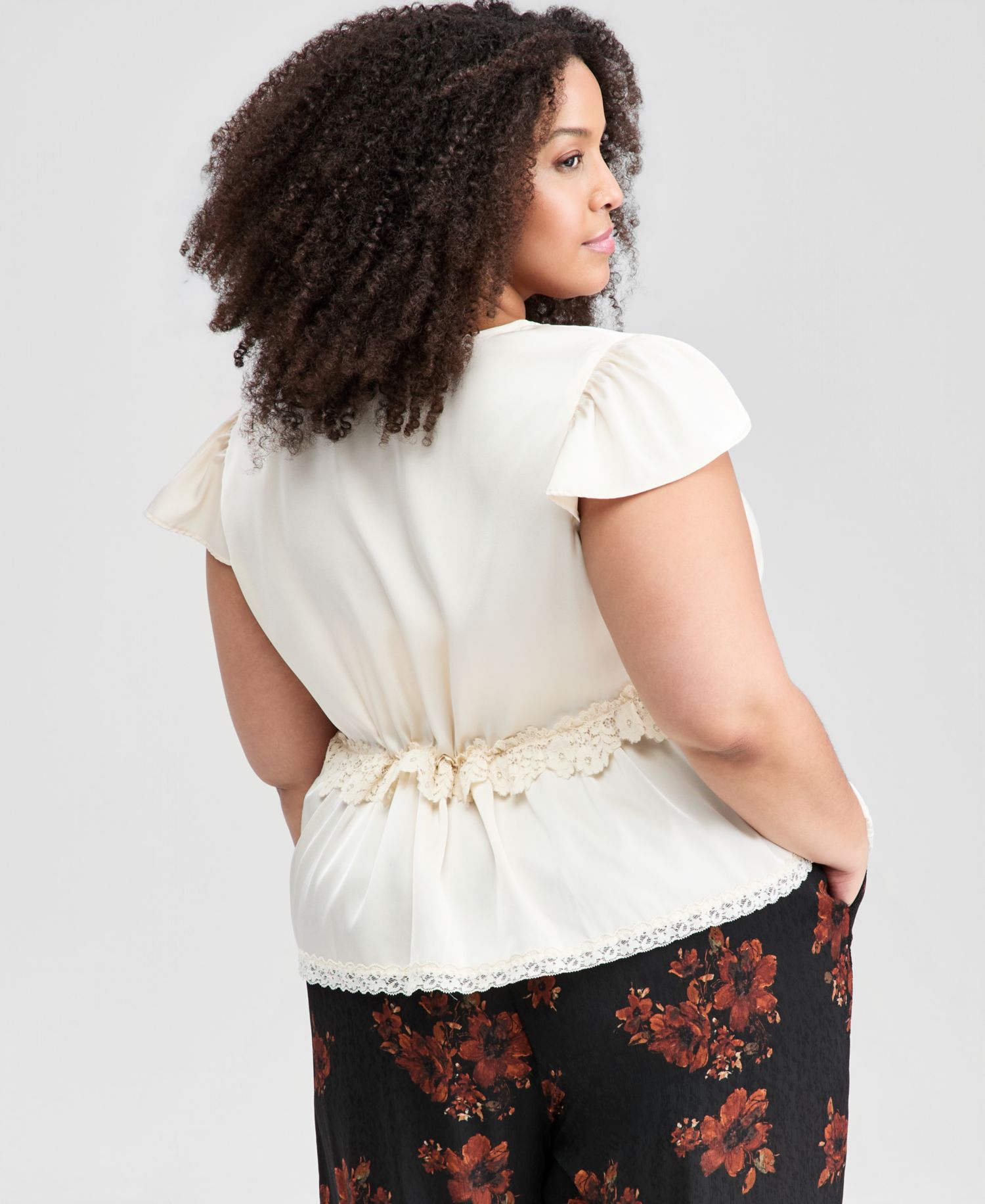 Plus sizeSatin Lace Peplum-Hem Top