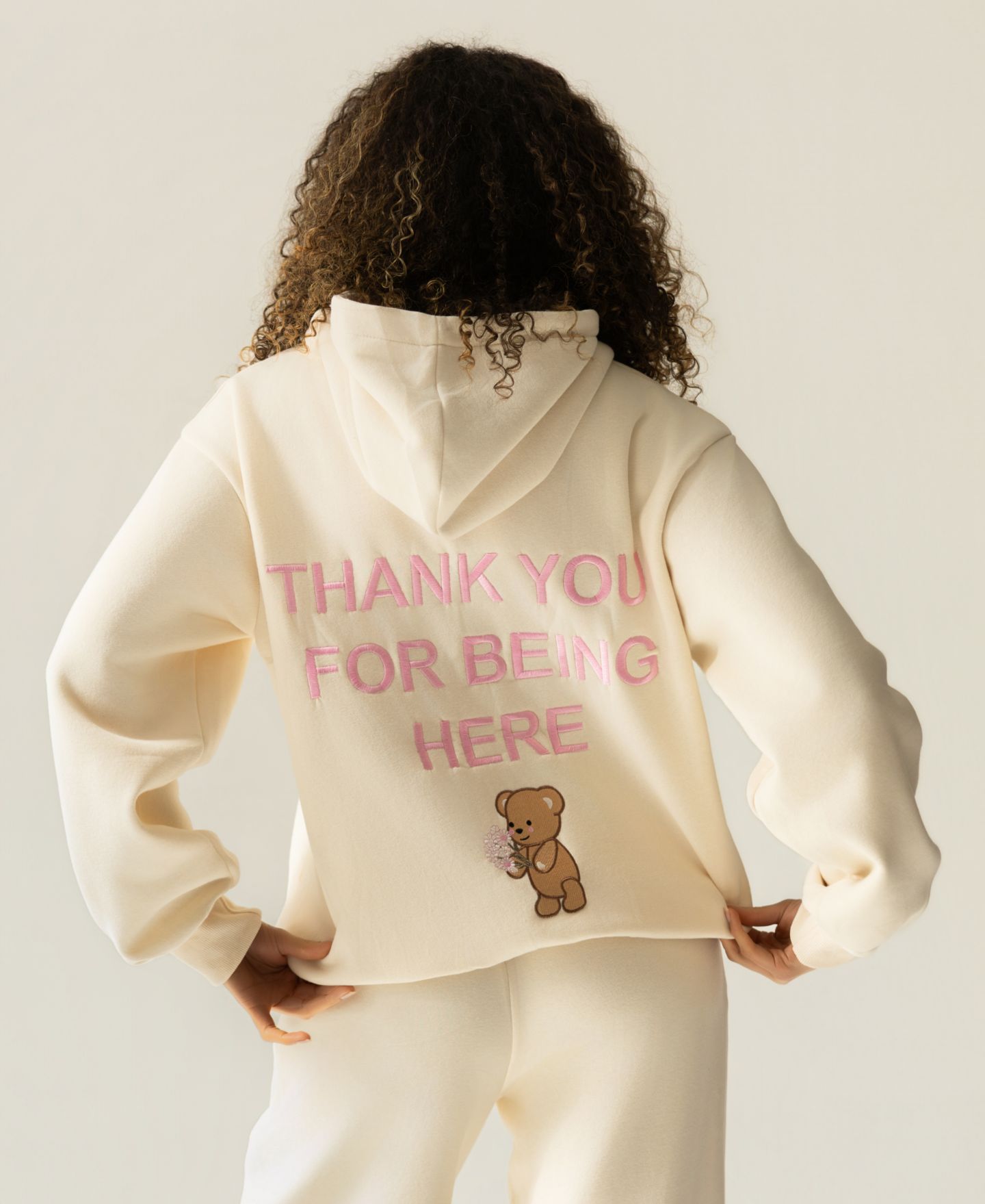 Женские брюки The Happy Camp3r Juniors' Thank You For Being Here Sweatpants, цвет: Кремовый — фото 3