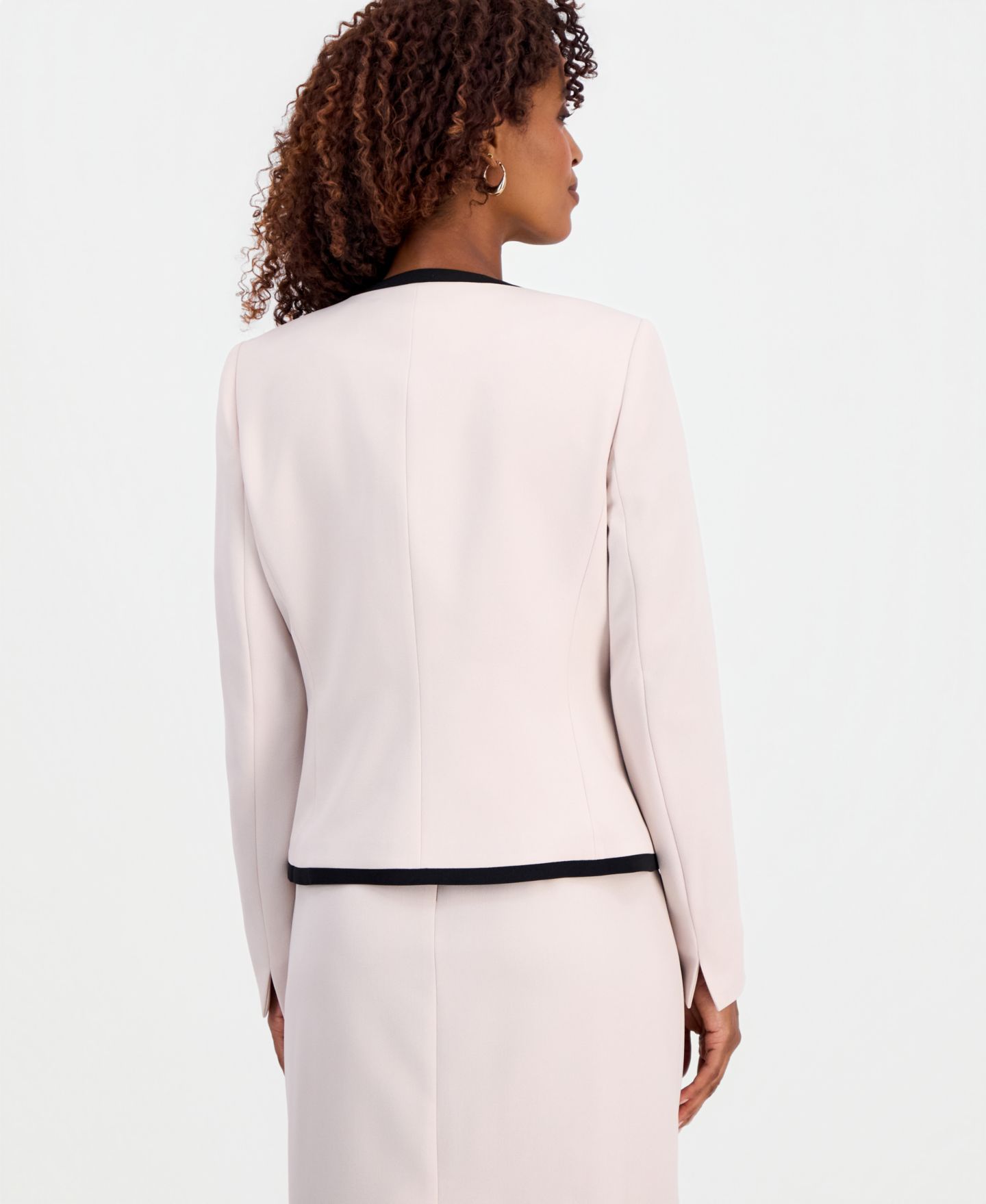 Женская куртка Kasper Colorblocked Open-Front Jacket, Regular & Petite, цвет: Чёрный — фото 4