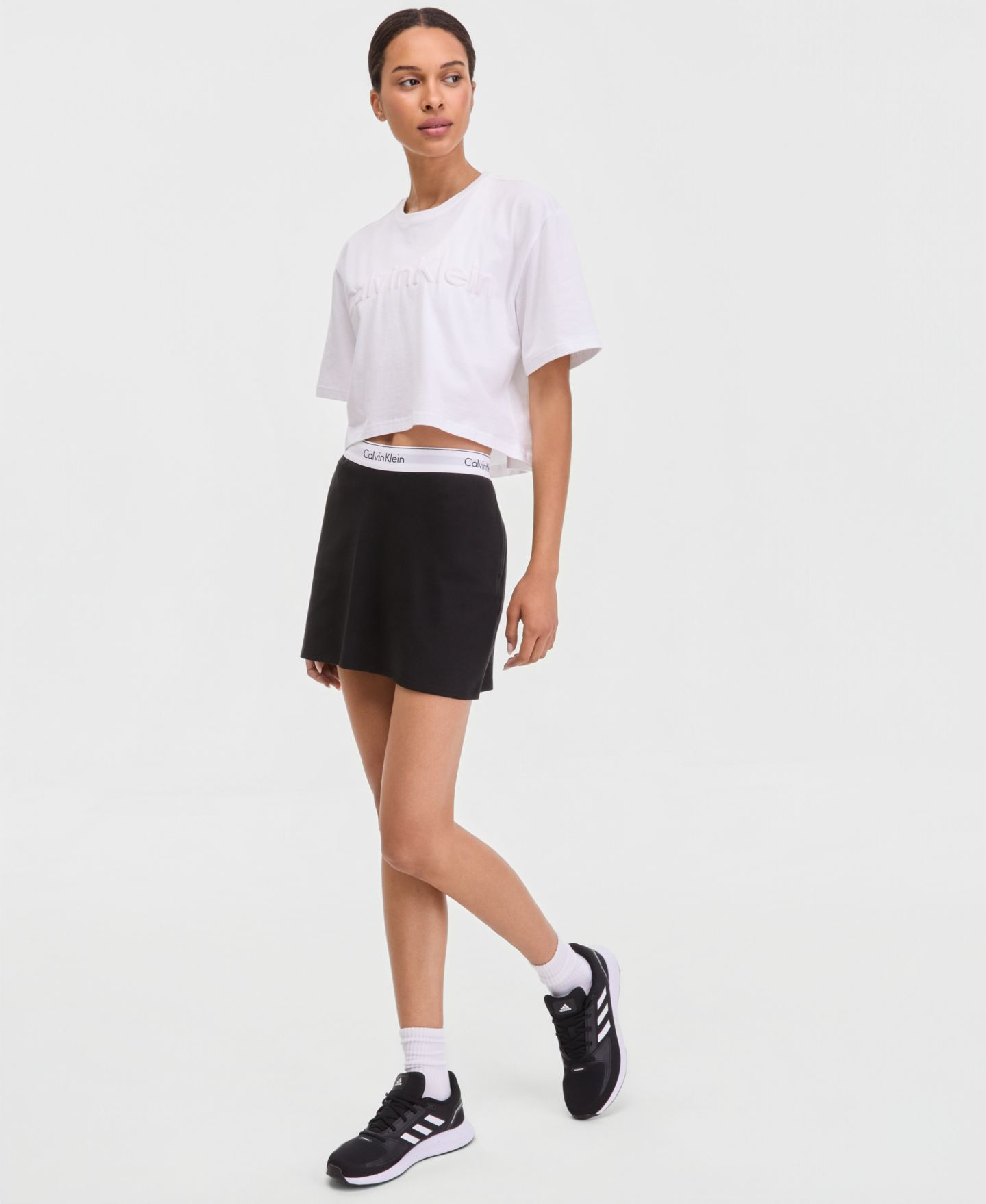 Женская футболка Calvin Klein Performance Puff Graphic Logo Pull-On Cropped T-Shirt, цвет: Белый — фото 2