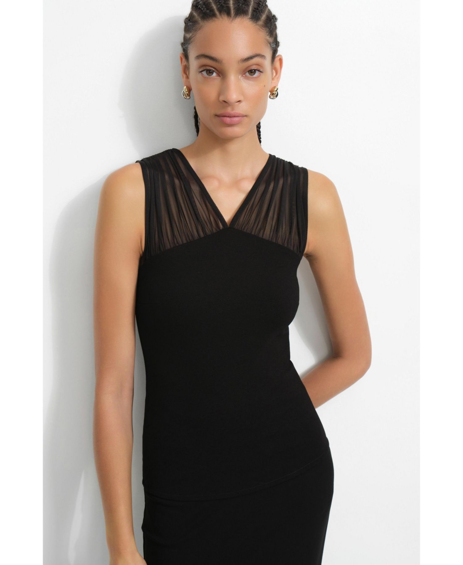 Women's Bellamy V-Neck Mesh-Framed Sleeveless Jersey Fitted Cocktail Top