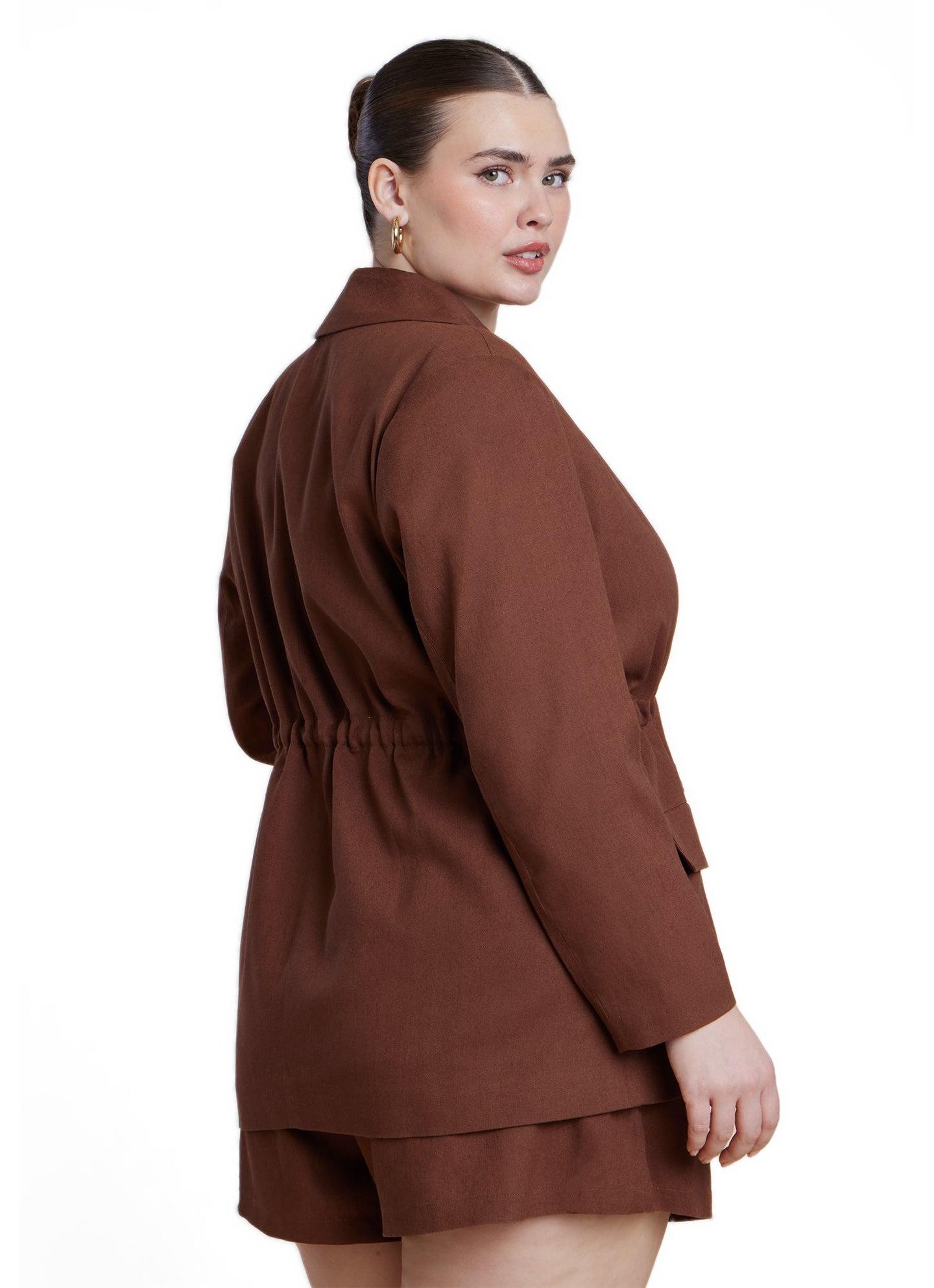 Женский пиджак ELOQUII Drawstring Waist Linen Blazer, цвет: Коричневый — фото 2