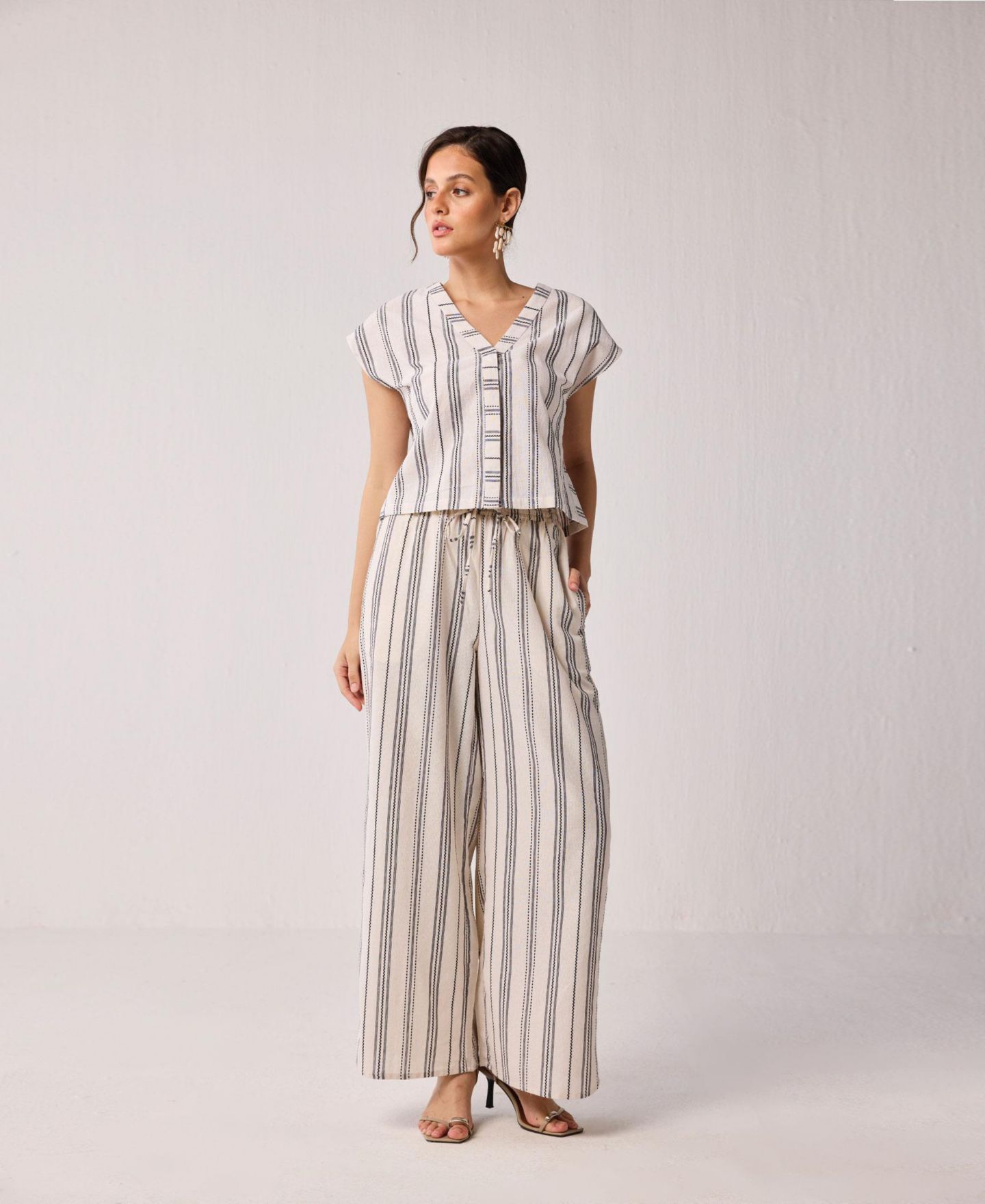 Женские брюки Reistor Wide-leg Drawstring in Stripes, цвет: Холщовый — фото 5