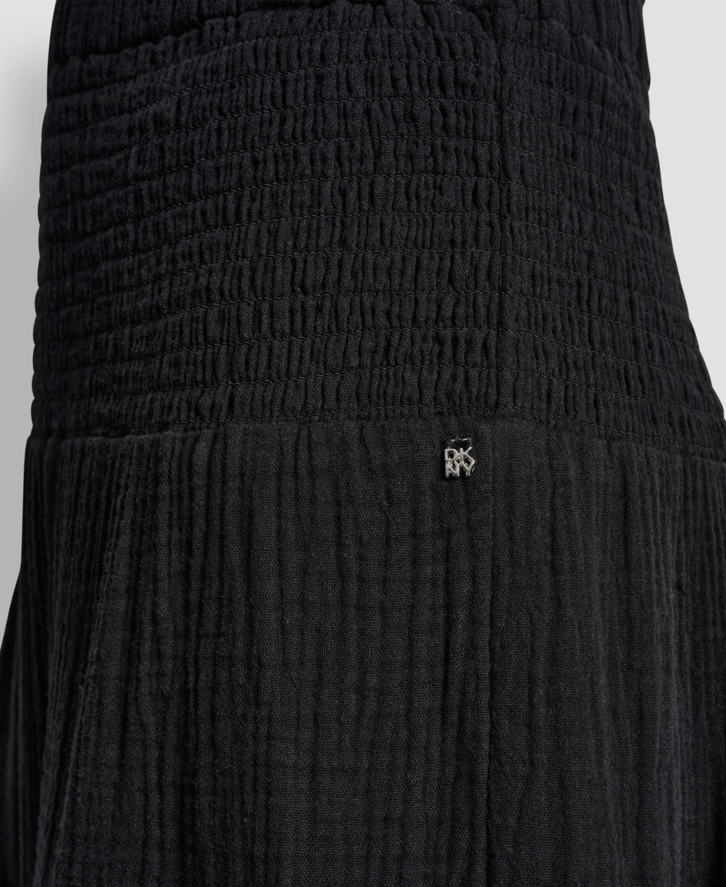 Женская юбка DKNY Jeans Smocked-Waist Tiered Maxi, цвет: Чёрный — фото 5