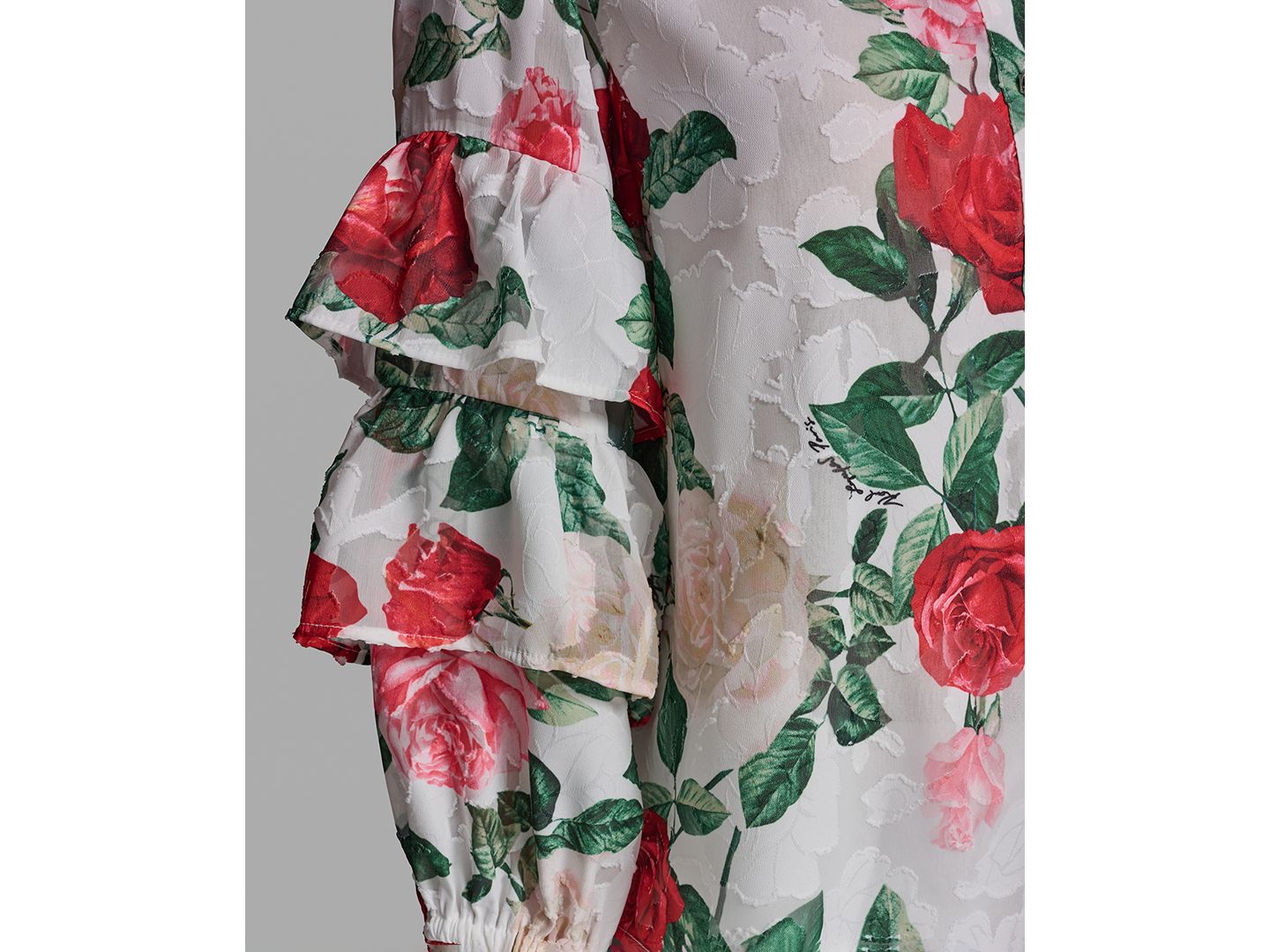 Женская блузка KARL LAGERFELD PARIS Petite Ruffle-Sleeve Rose Print Blouse, цвет: Мягкий белый разноцветный — фото 6
