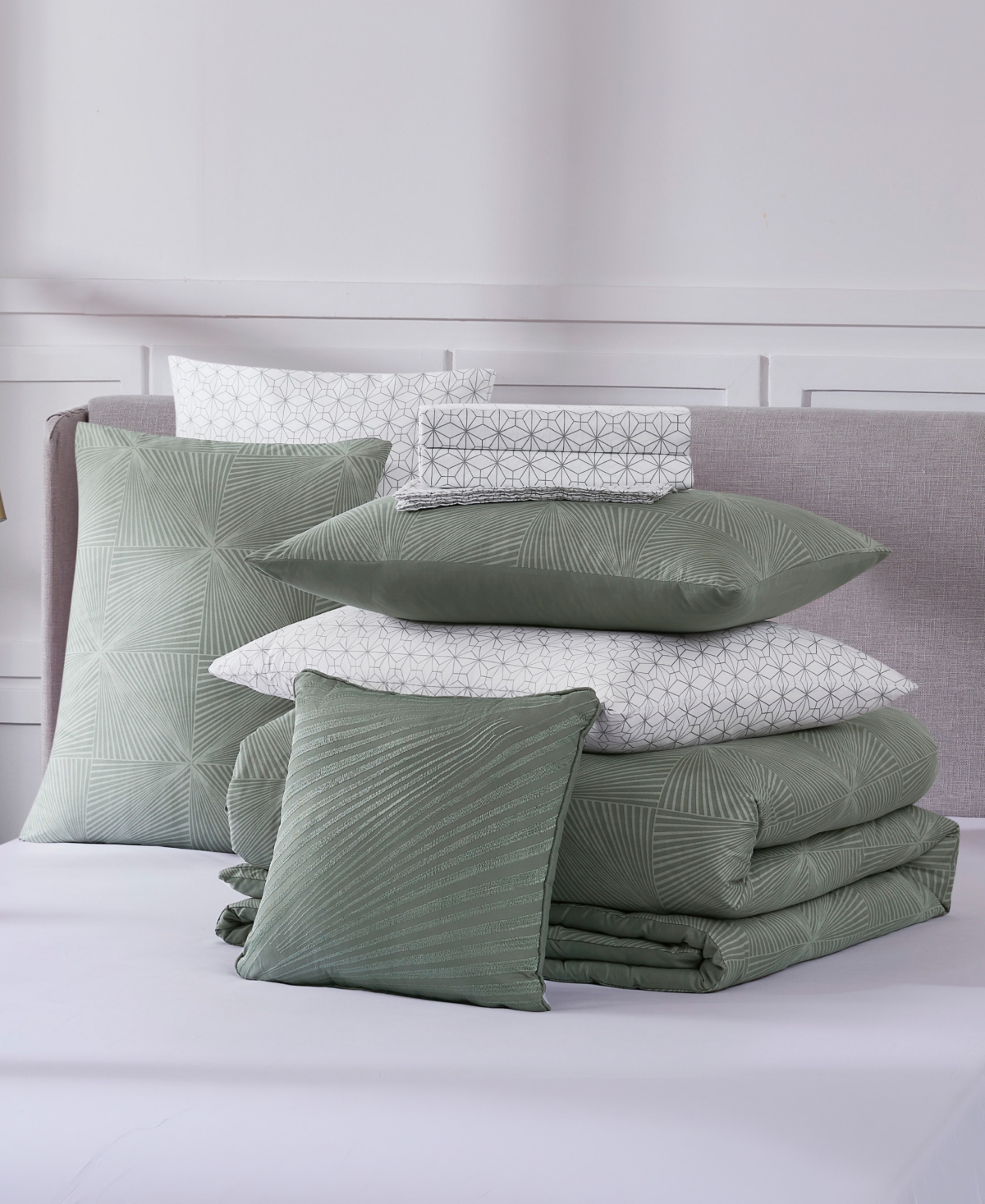 Nine West Elio Bed in a Bag 8-Pc. Comforter Set