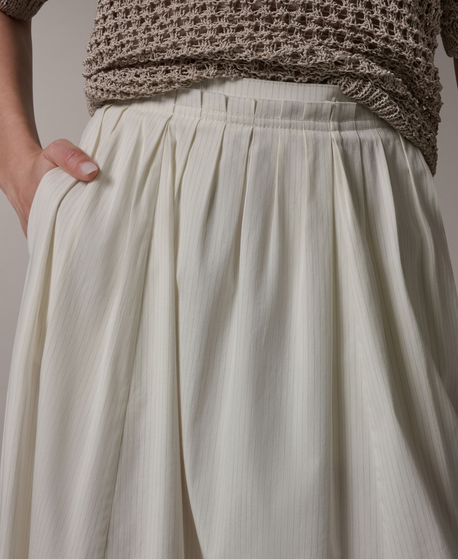 Women's Stretch Poplin Stripe Pleated Skirt with Scalloped Hem