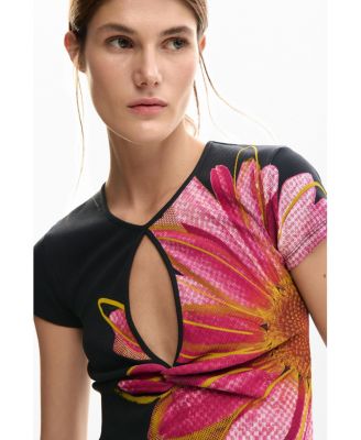 Women's T-Shirt Opening Flower