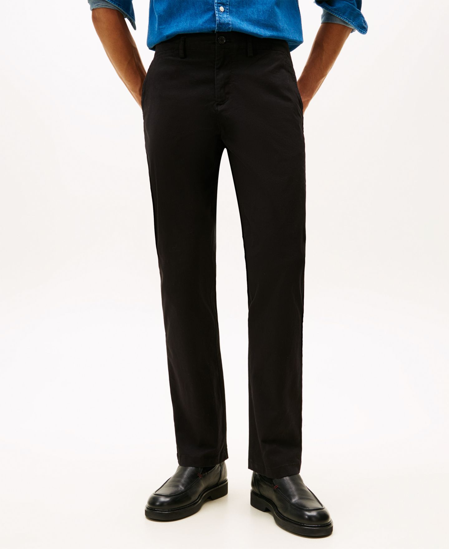 Мужские брюки Tommy Hilfiger TH Flex Stretch Straight-Fit Chino Pant, цвет: Глубокий вязаный чёрный — фото 1