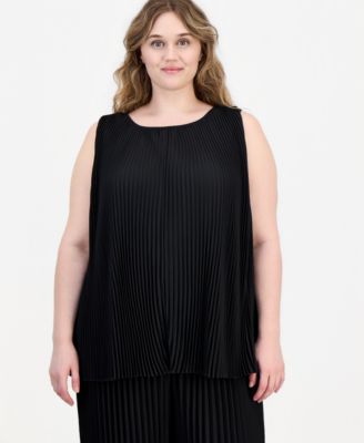 Plus Size Round-Neck Sleeveless Pleated Top