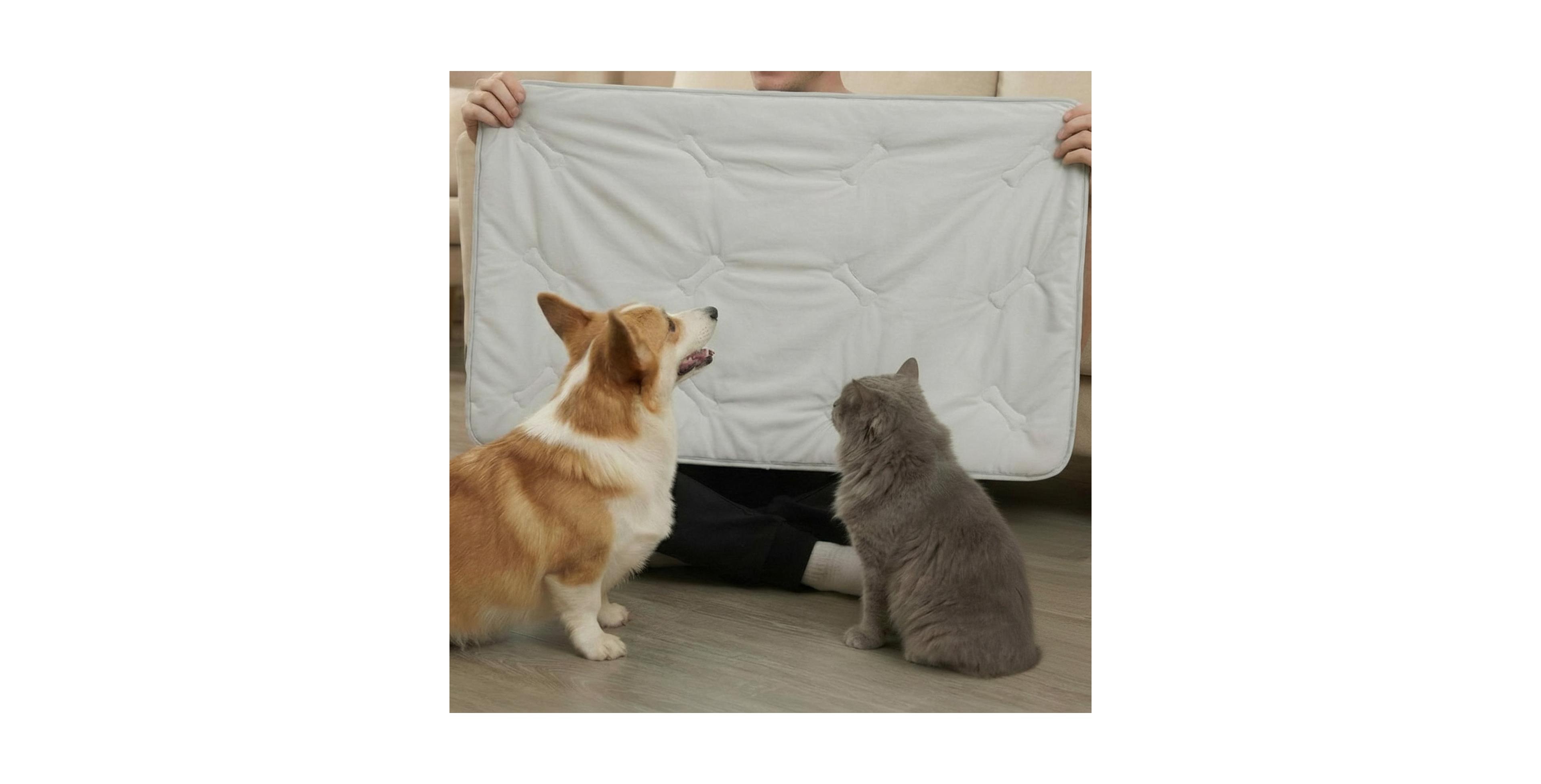 Aronkl Pet Cooling Mat for Dogs and Cats Soft Breathable Washable Non-slip Crate Pad Summer Chill Bed