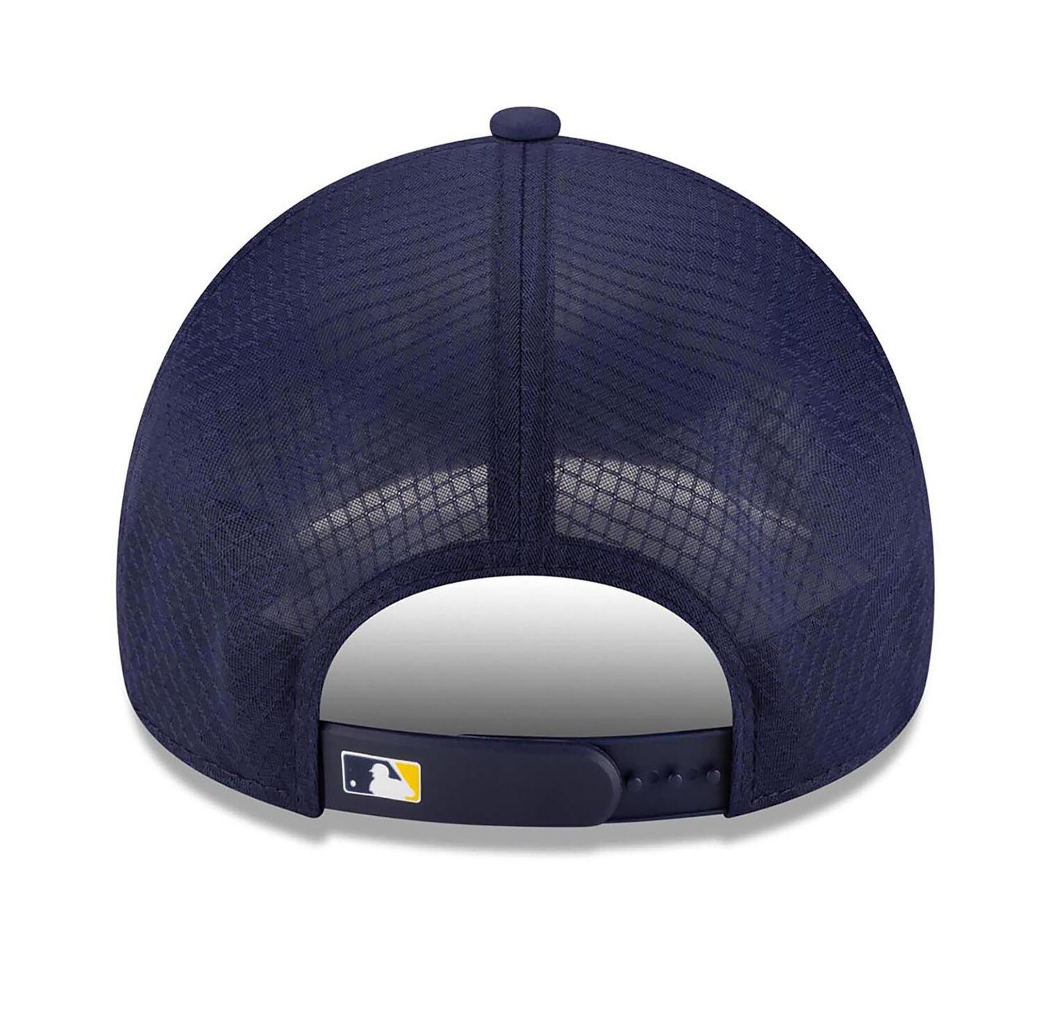Men's Navy Milwaukee Brewers 2026 Batting Practice Apex 9FORTY Adjustable Trucker Hat