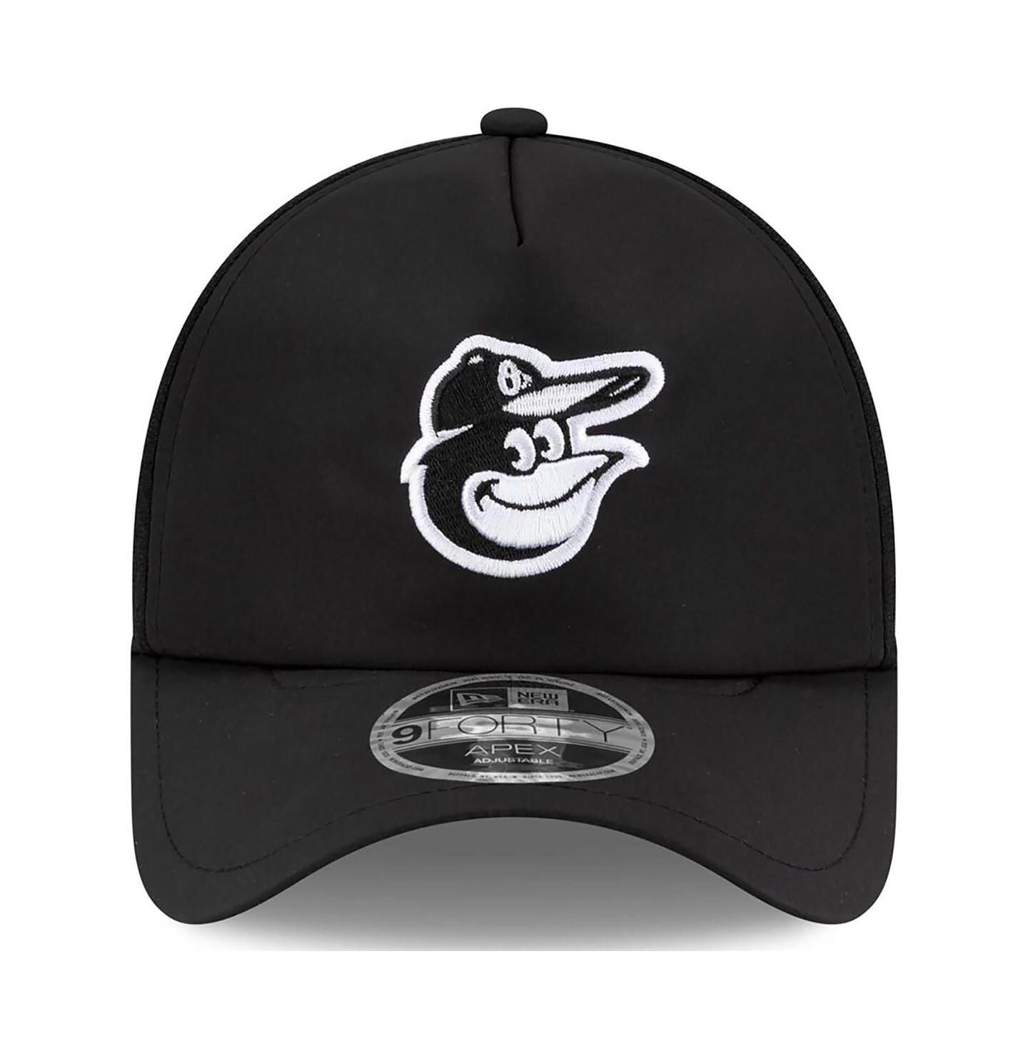 Мужская кепка New Era Black Baltimore Orioles 2026 Batting Practice Apex 9FORTY Adjustable Trucker Hat — фото 2