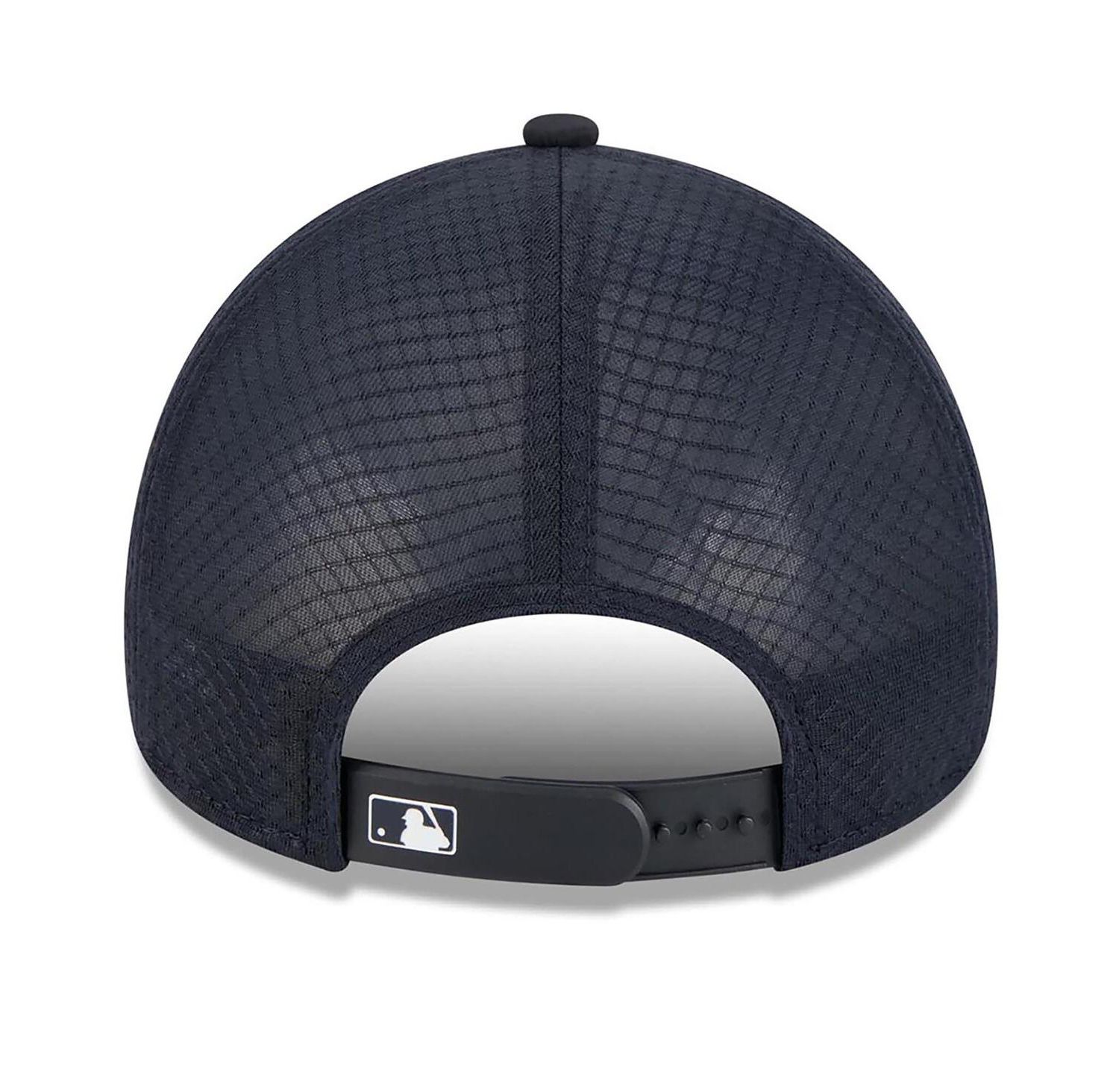 Men's Navy Boston Red Sox 2026 Batting Practice Alternate Apex 9FORTY Adjustable Hat