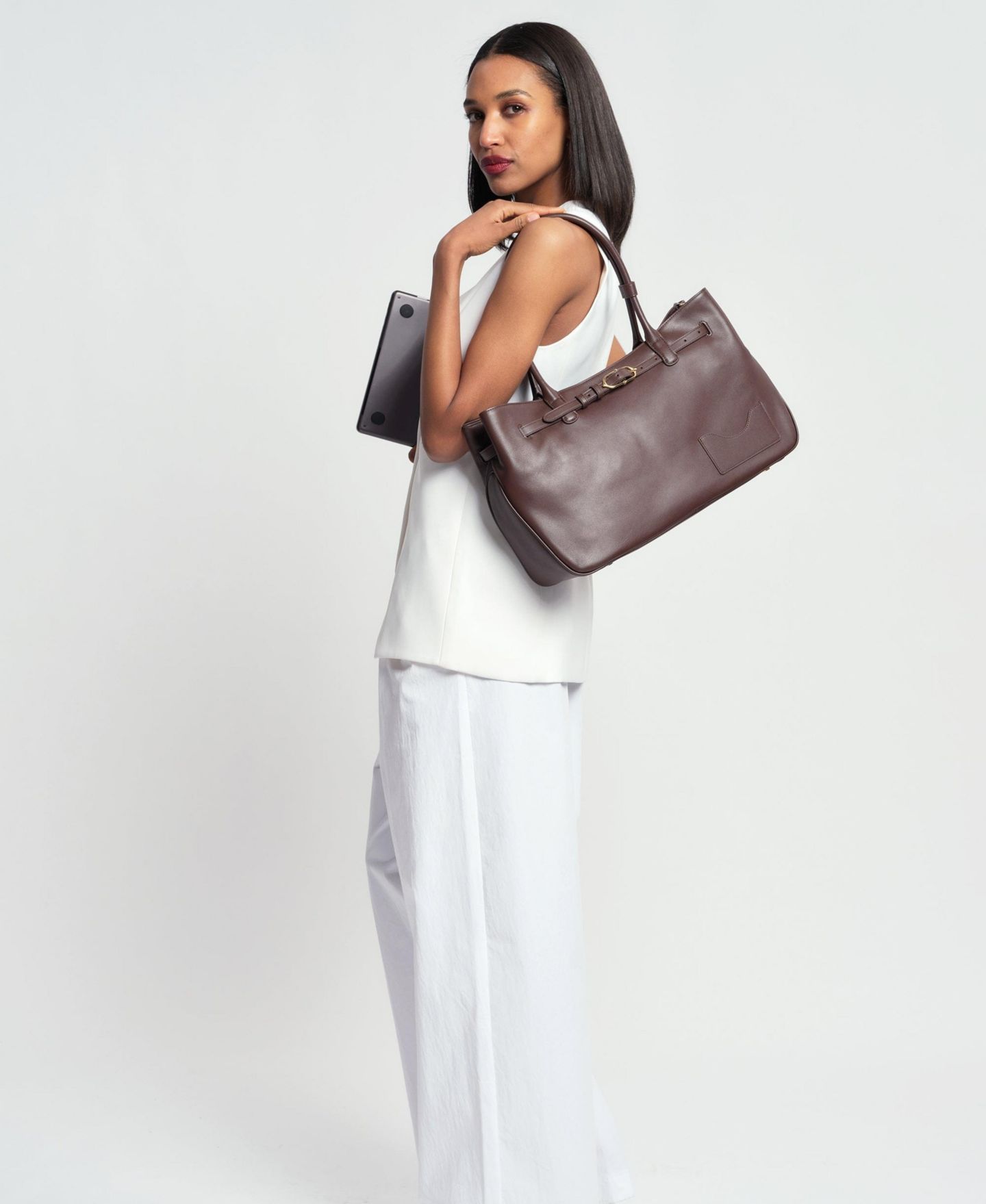 Женская сумка OLEADA Marina Napa Leather Tote, цвет: Шоколадный — фото 7