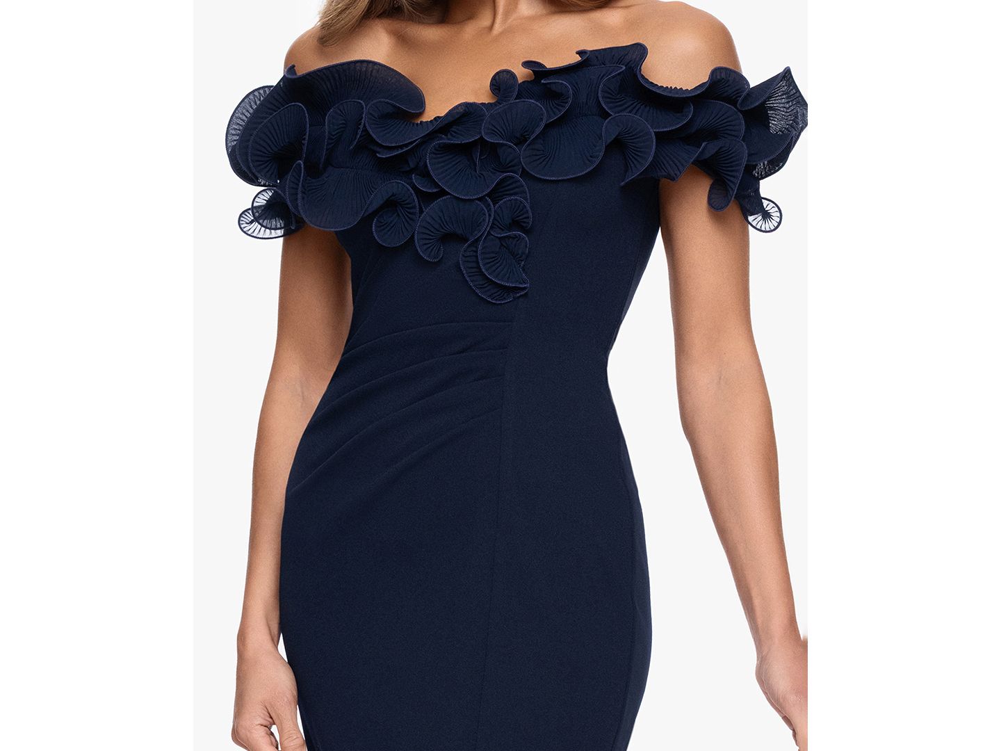 Женское платье XSCAPE Ruffled Off-The-Shoulder Scuba Crepe, цвет: Тёмно-синий — фото 3
