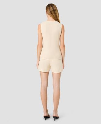 Women's Fitted Mid-Thigh Shorts