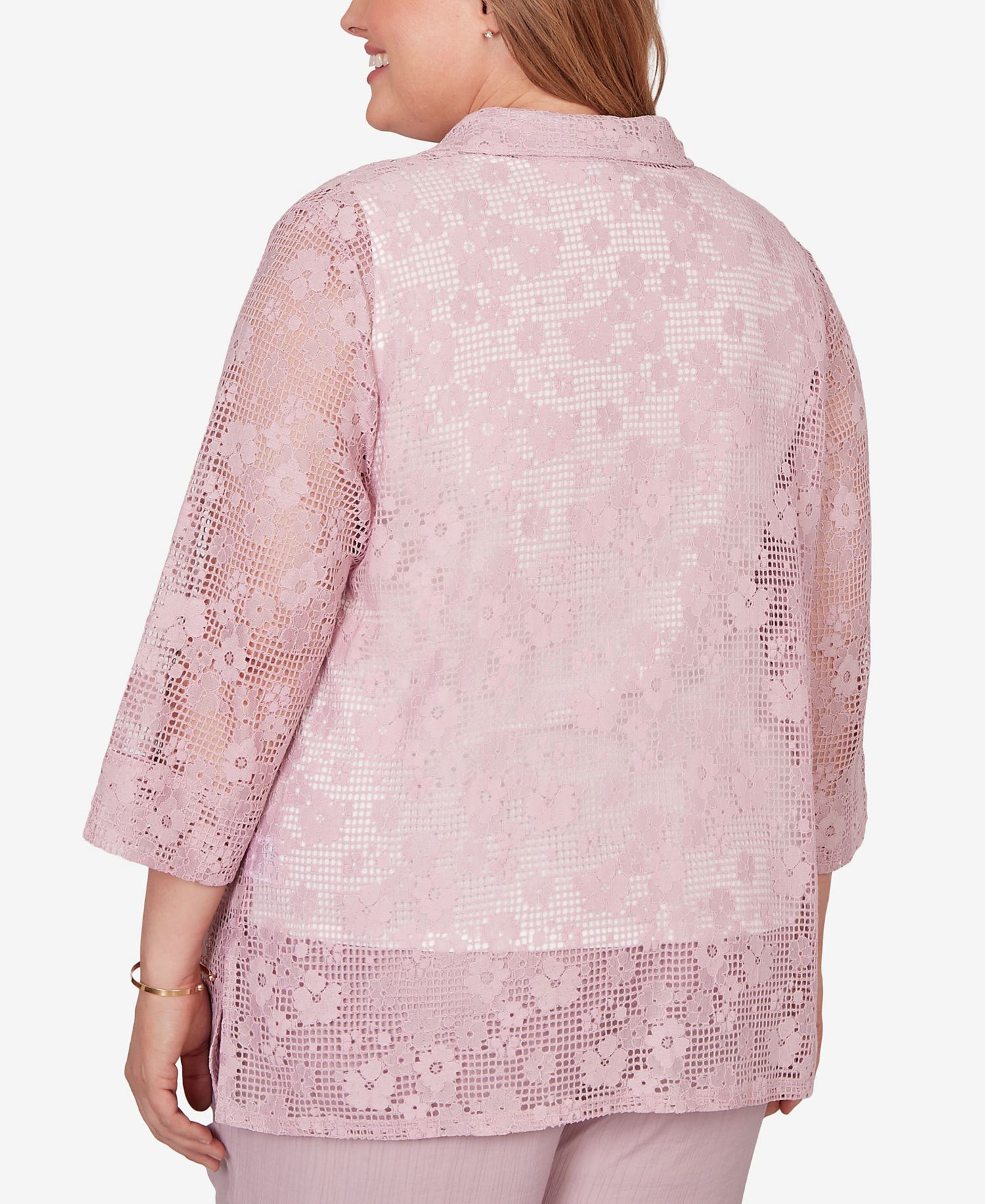 Plus Size Vintage Charm Floral Lace Two-In-One Top with Necklace