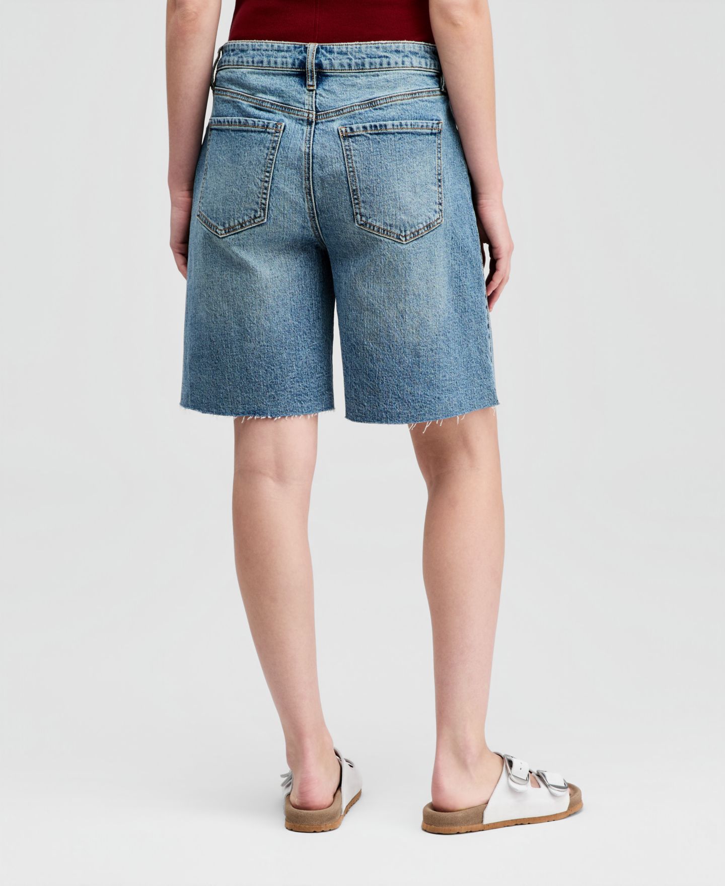 Женские шорты And Now This Tie-Waist Raw-Edge Jorts, цвет: Средняя варка — фото 4