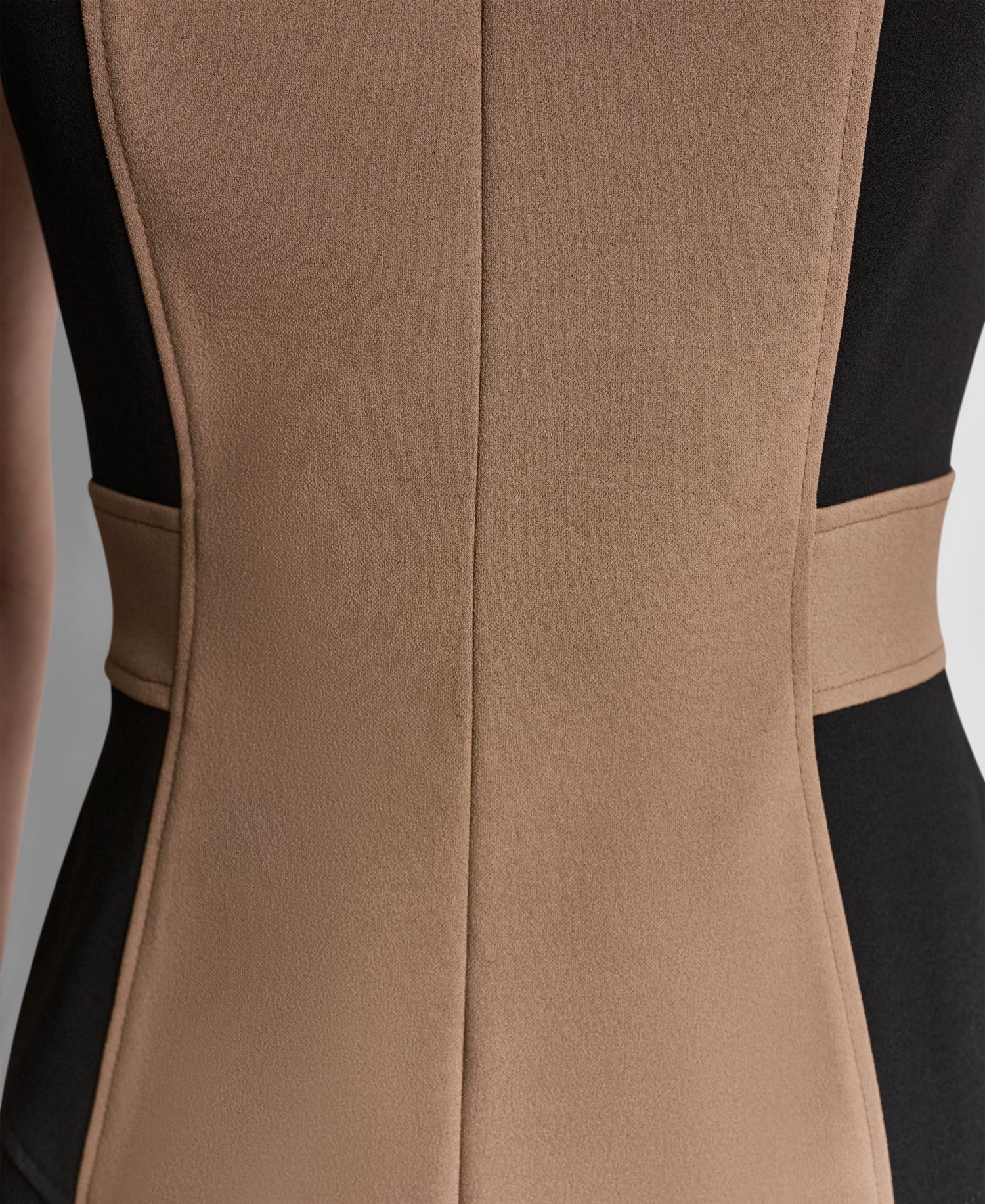 Women's Sleeveless Jewel Neck Sheath Dress